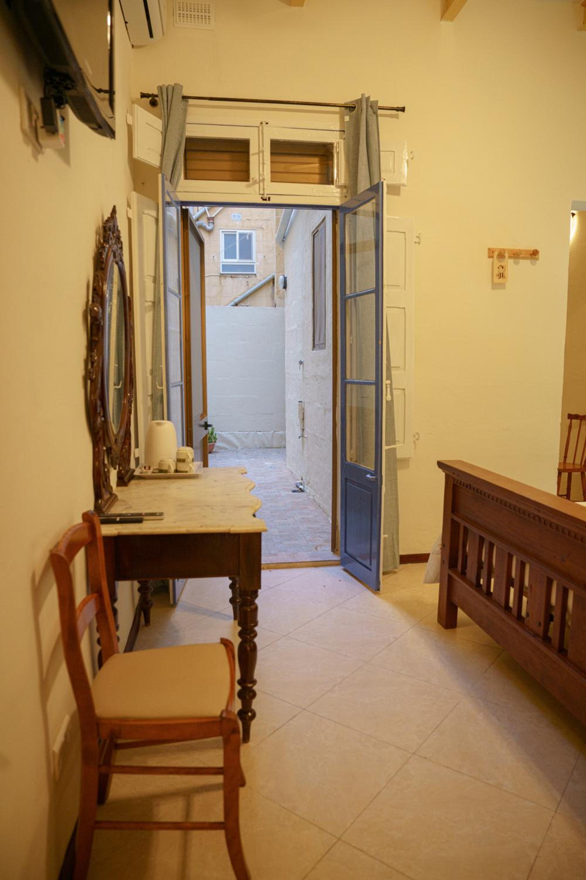 Budget Triple Room photo 3