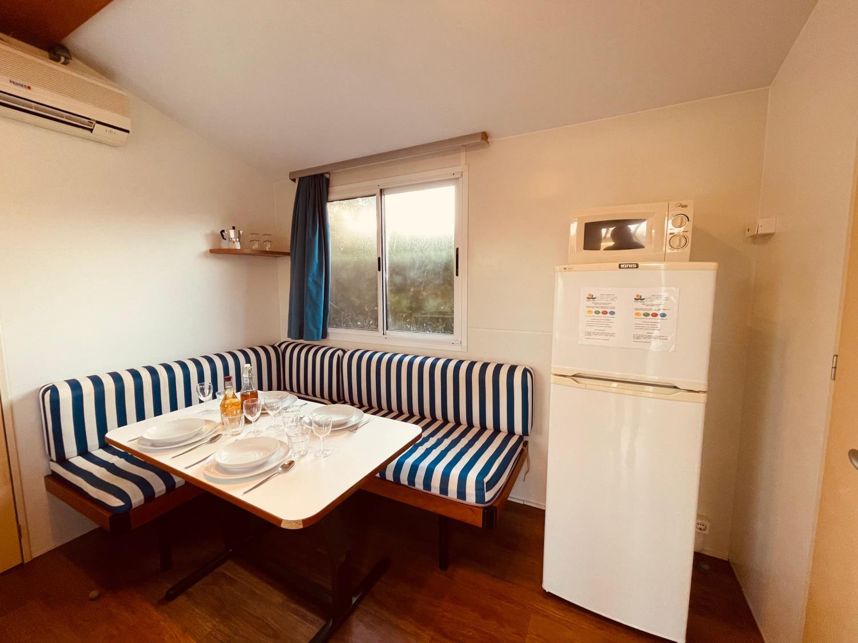 Mobile Home - Photo 9