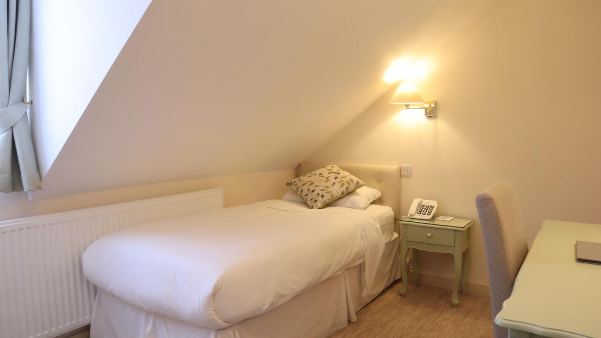Attic Single Room photo 2
