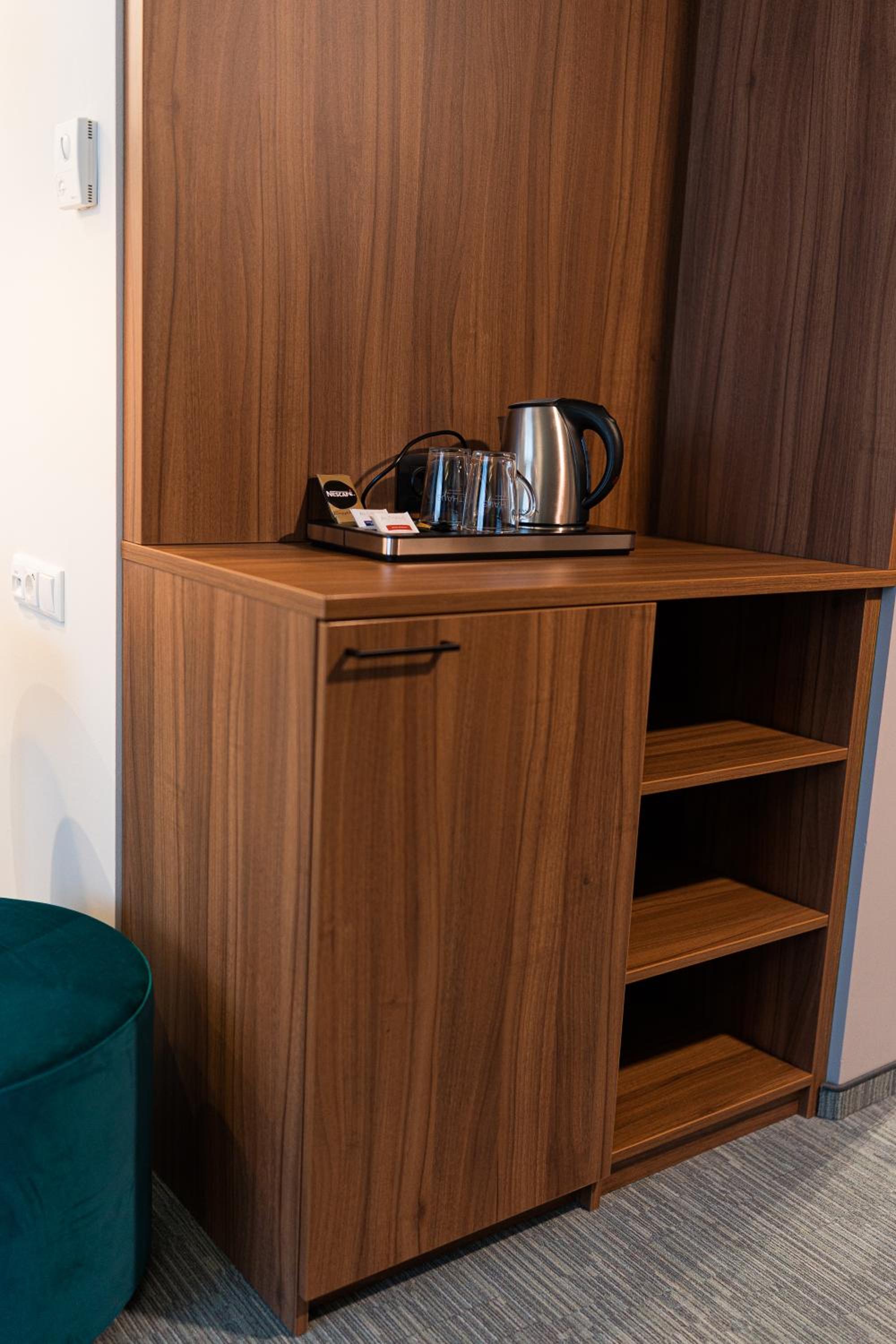 Deluxe Junior Suite - Photo 16