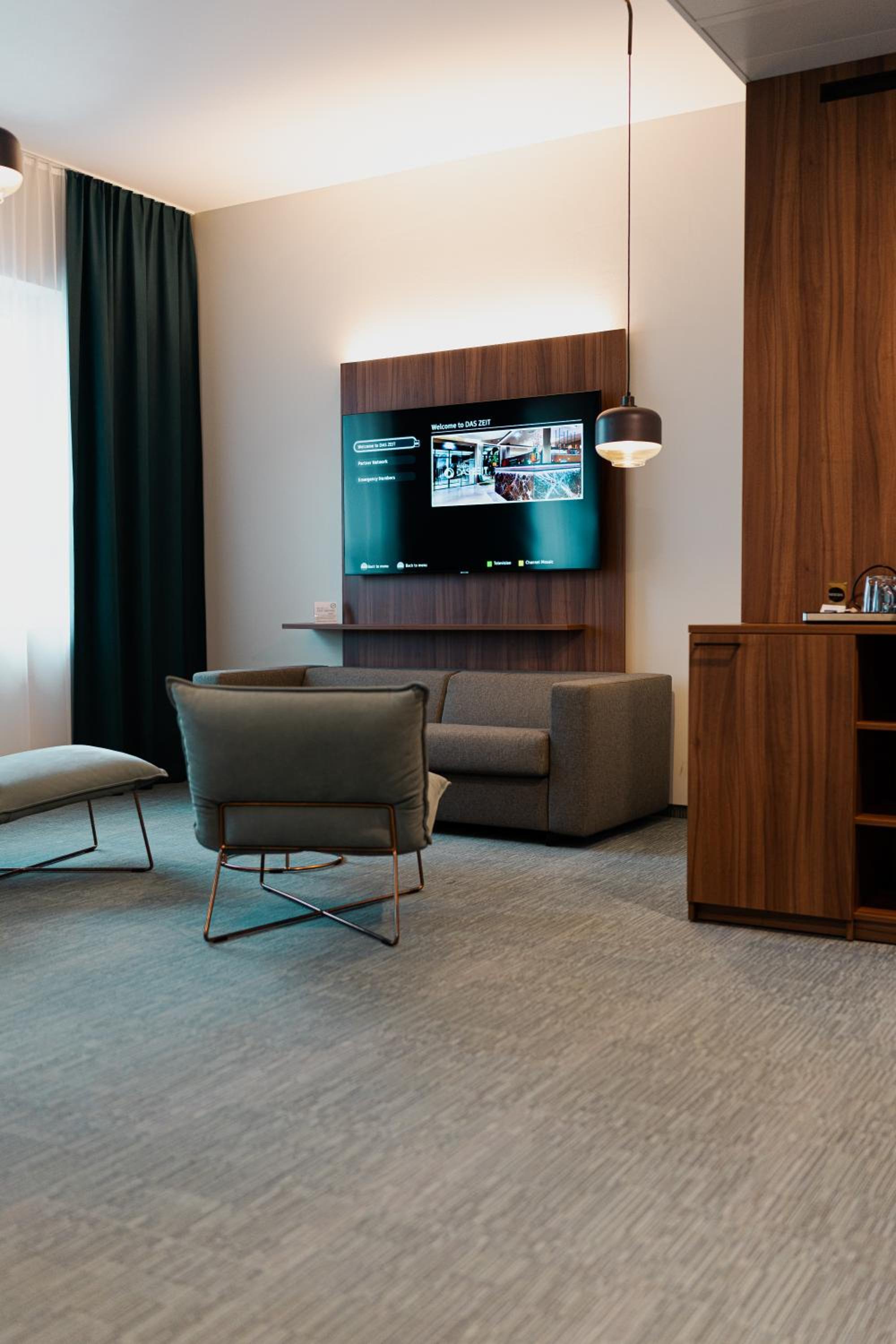 Deluxe Junior Suite - Photo 3