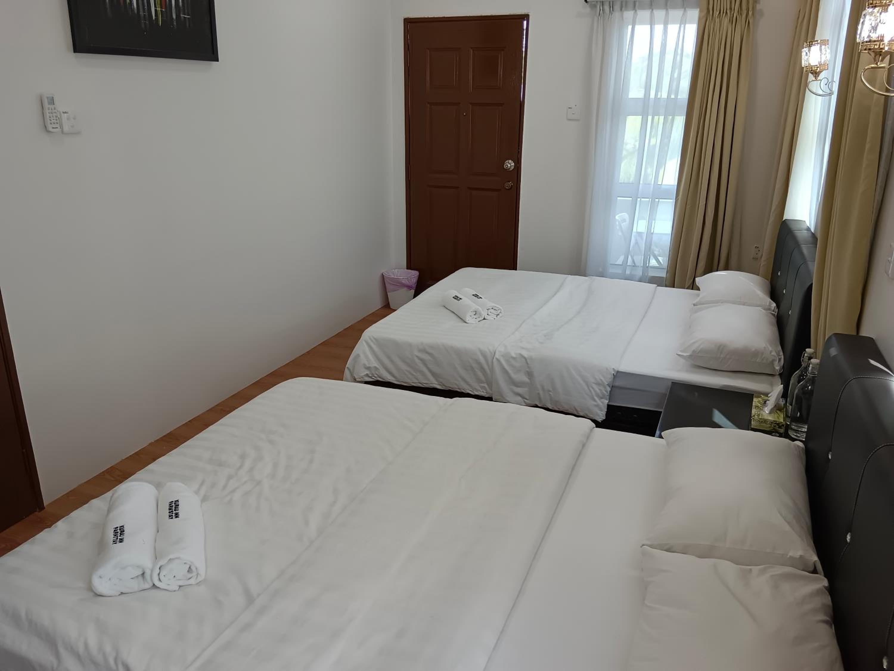 Quadruple Room with Balcony photo 2