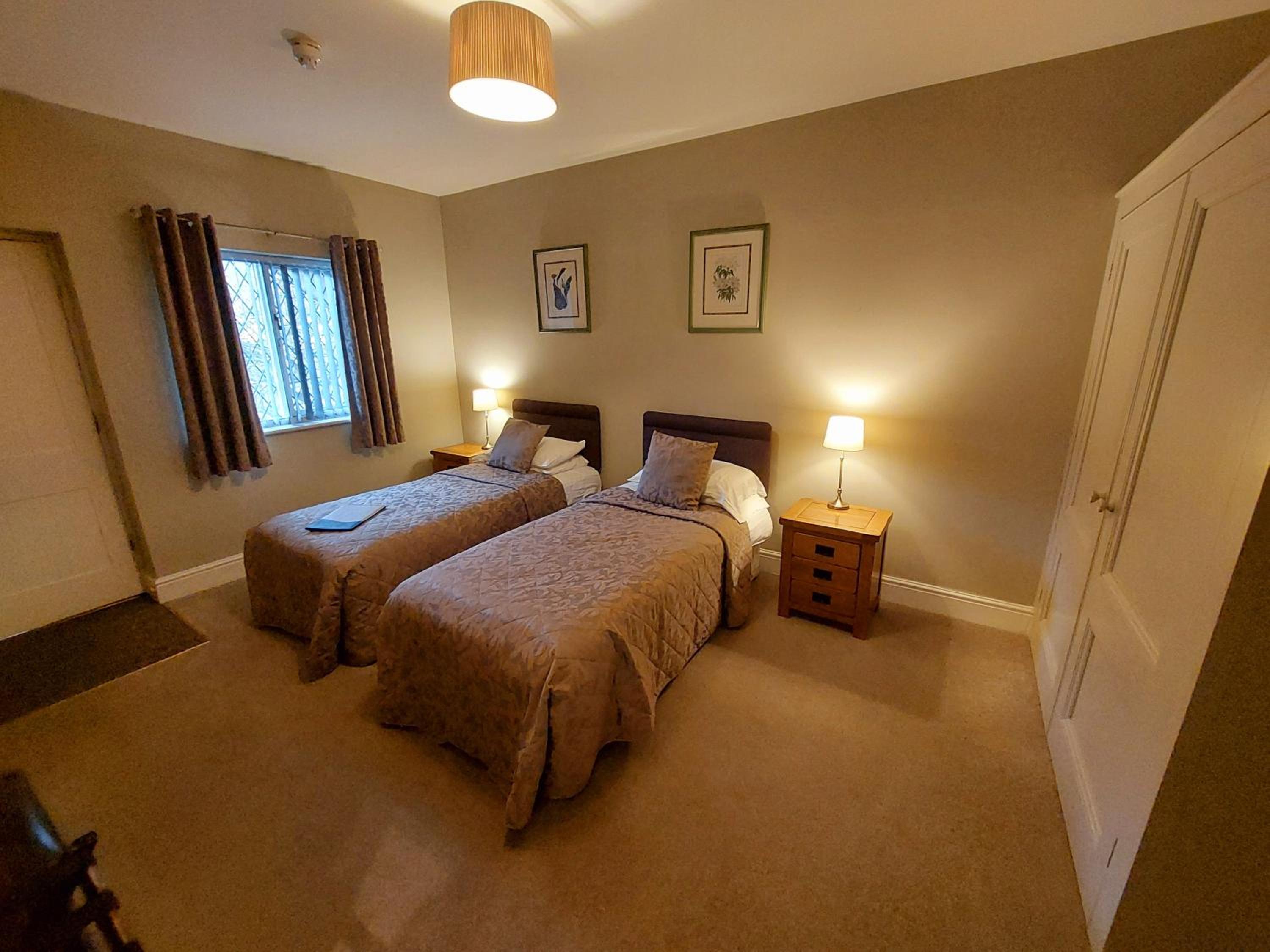 Double Room - Photo 9