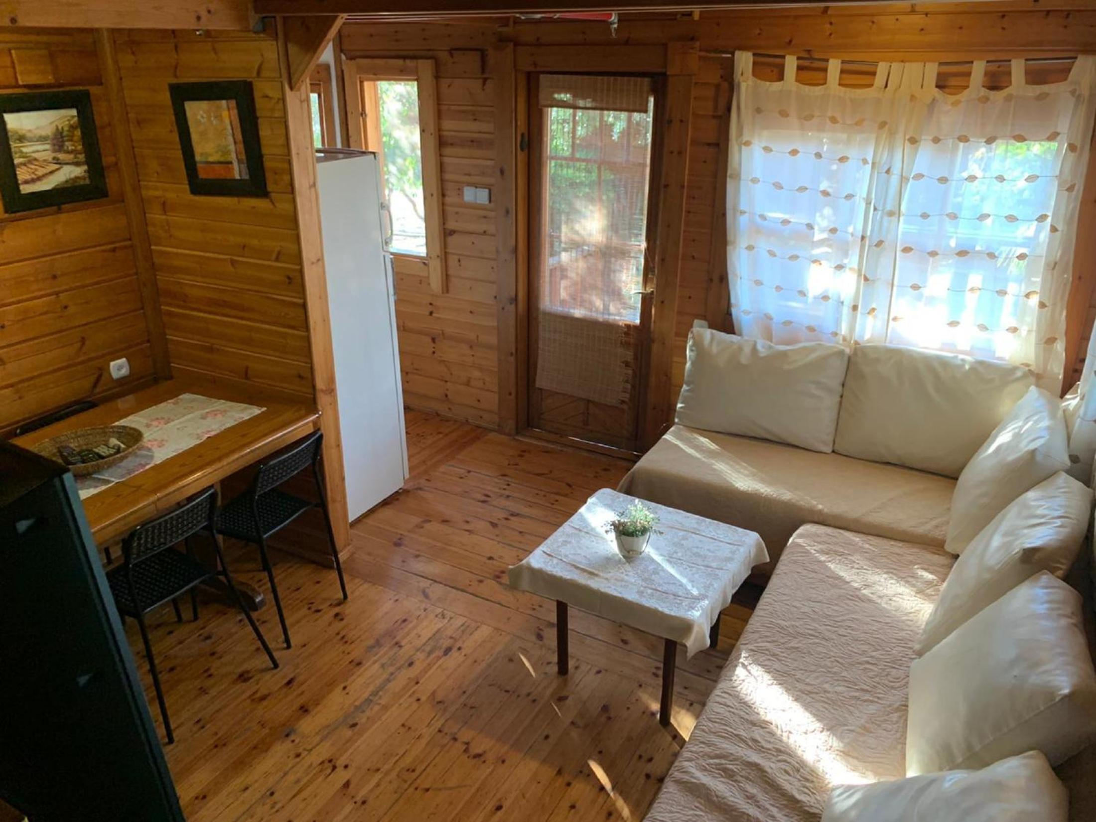 Cottage with two bedrooms & gallery photo 2