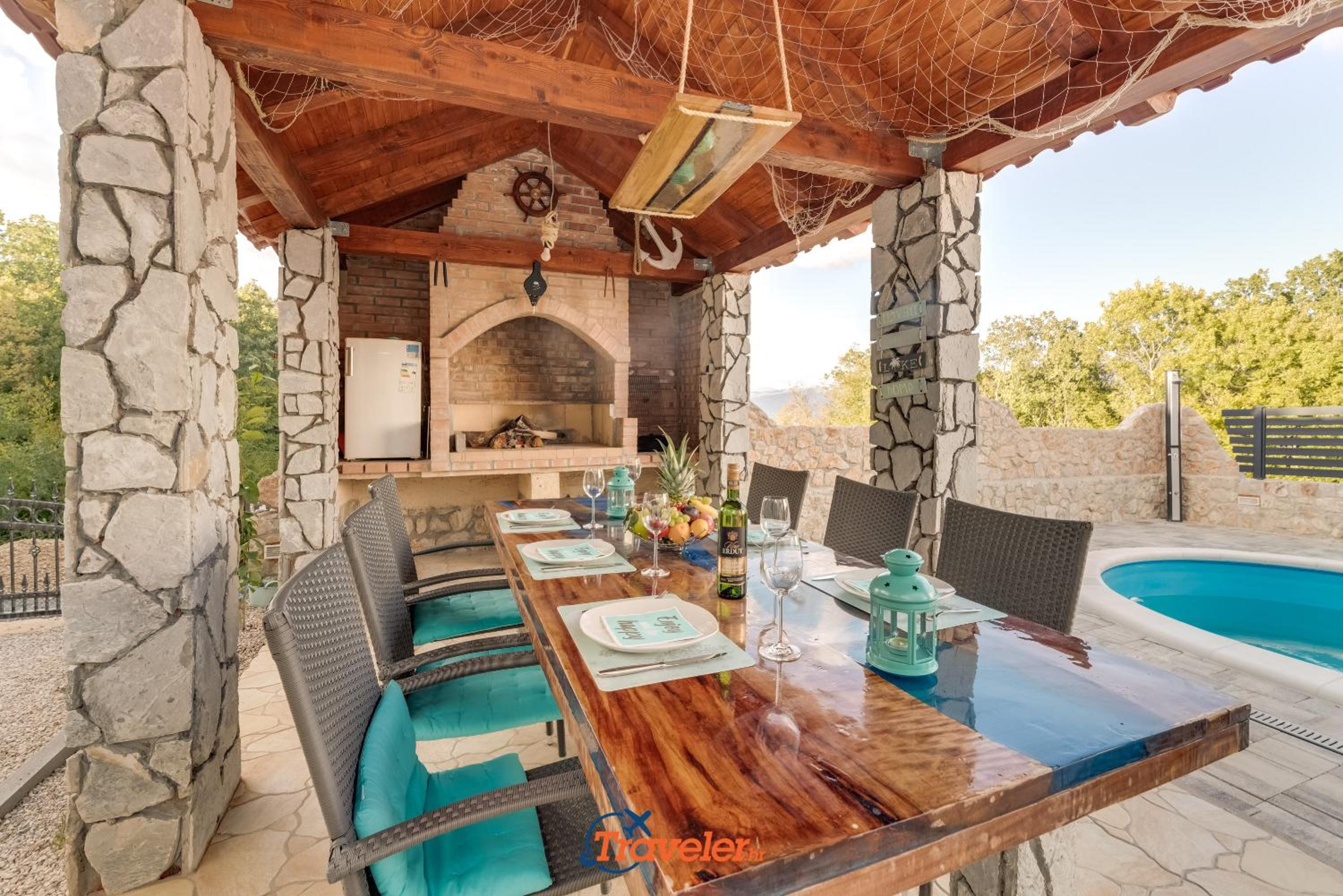 Villa photo 2
