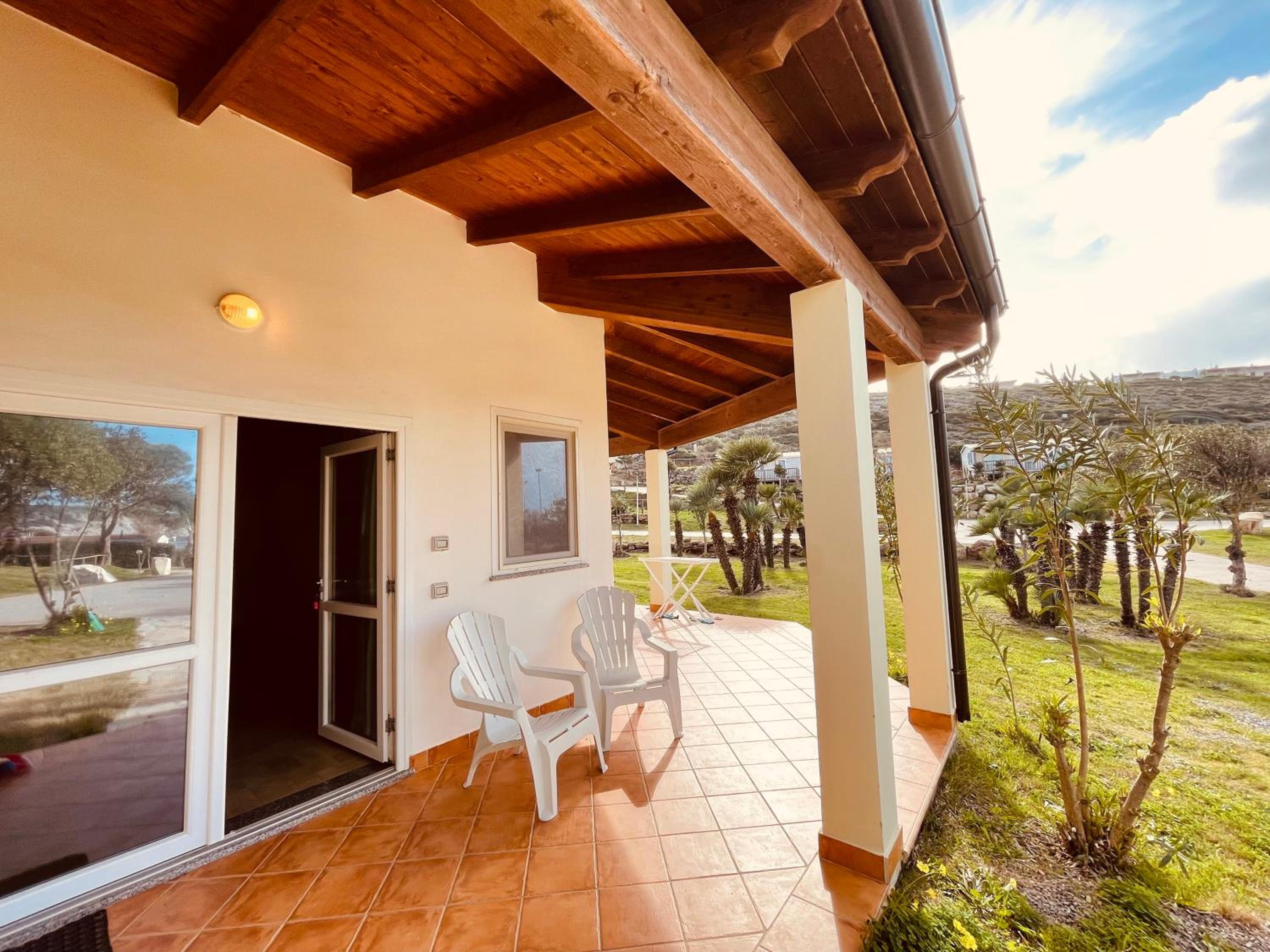 Two-Bedroom Bungalow - Photo 3