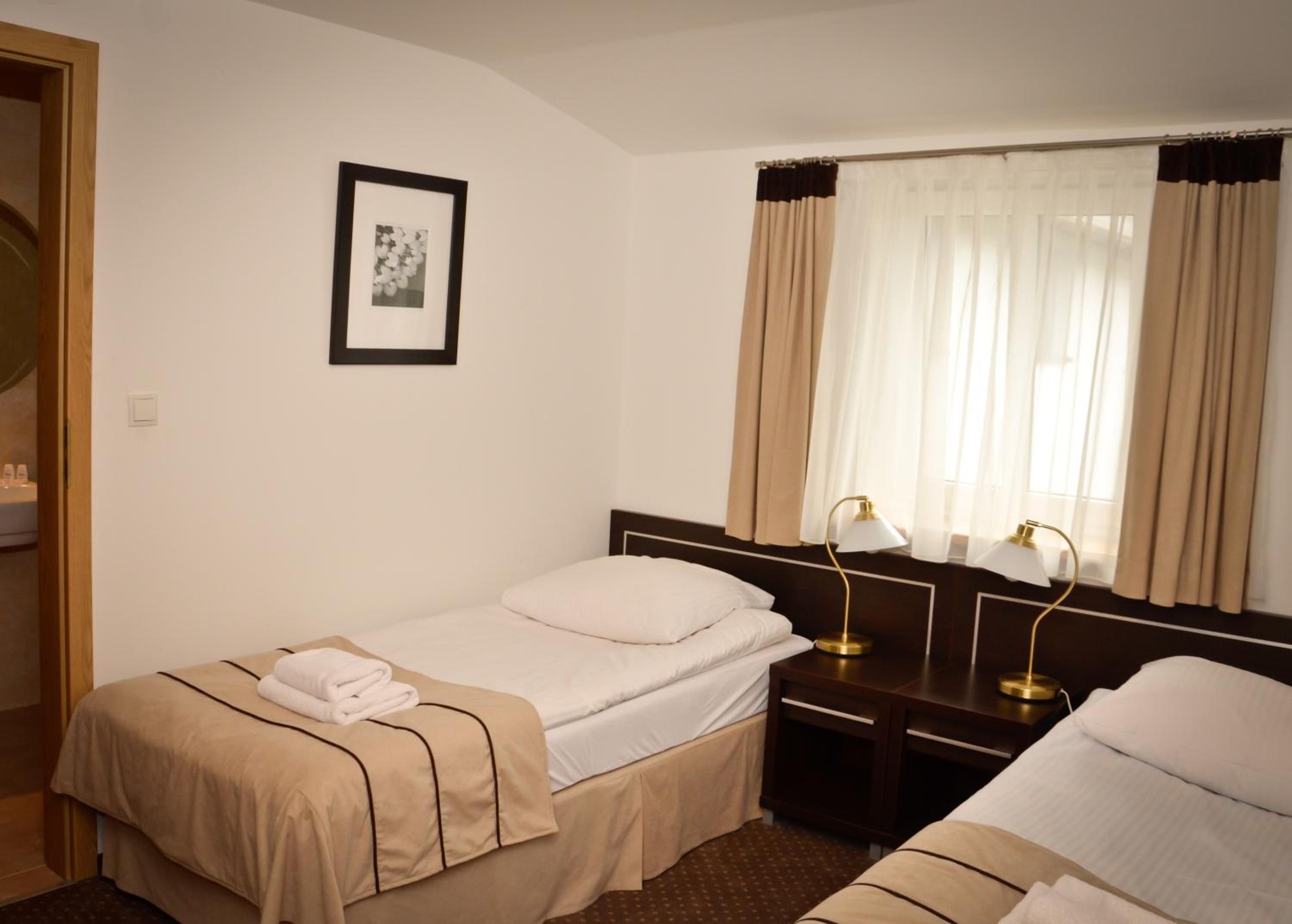 Large Double Room photo 1