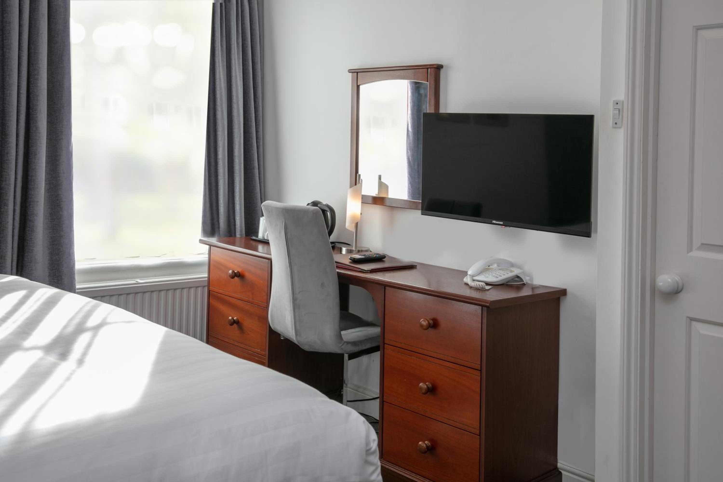 Standard Double Room - Non-Smoking - Photo 3