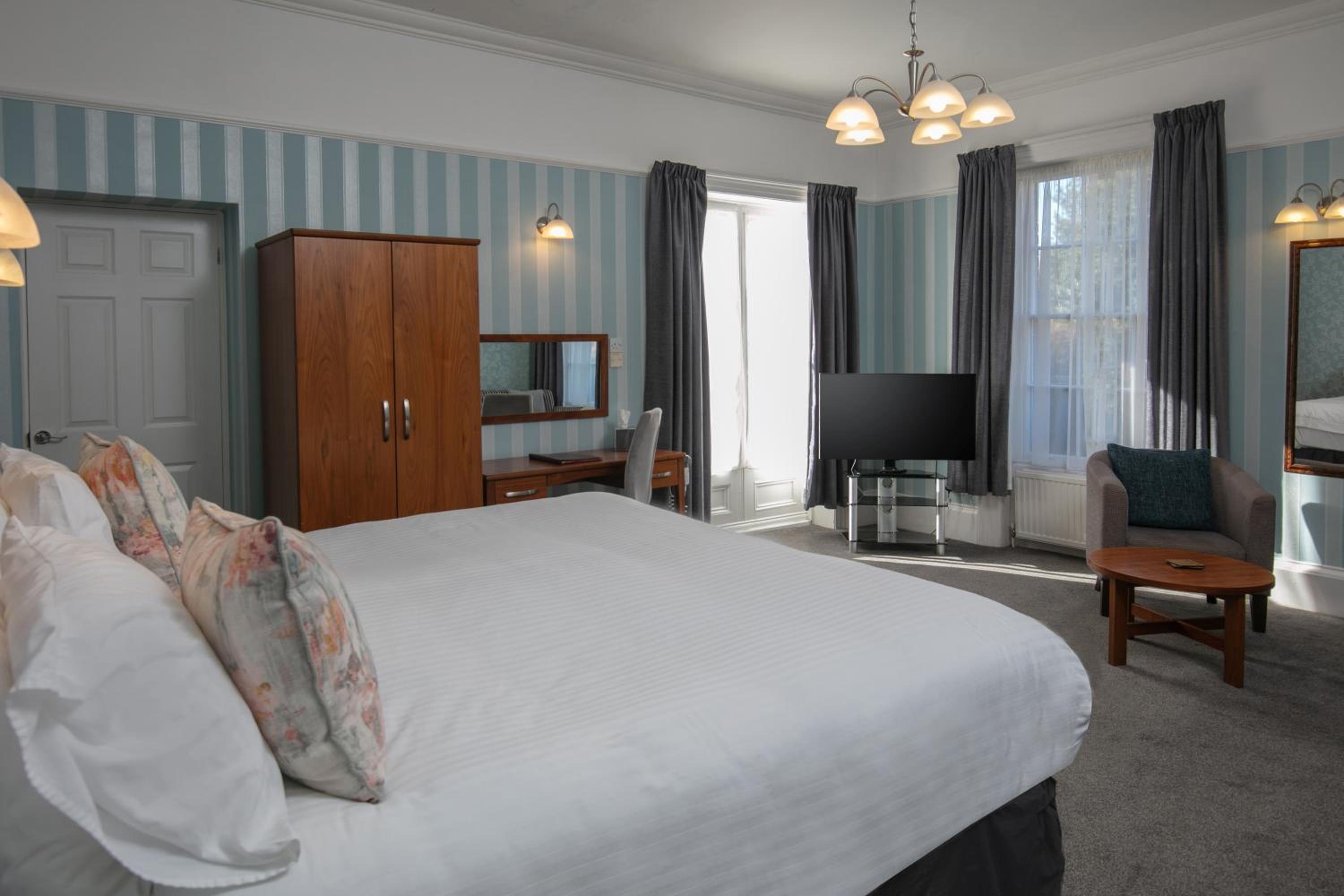 Standard Double Room - Non-Smoking - Photo 4