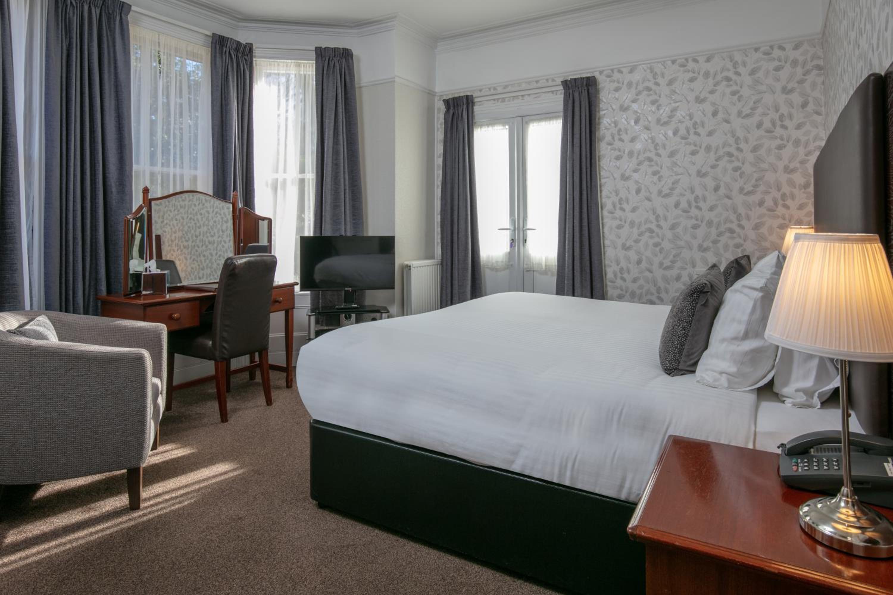 Standard Double Room - Non-Smoking - Photo 7