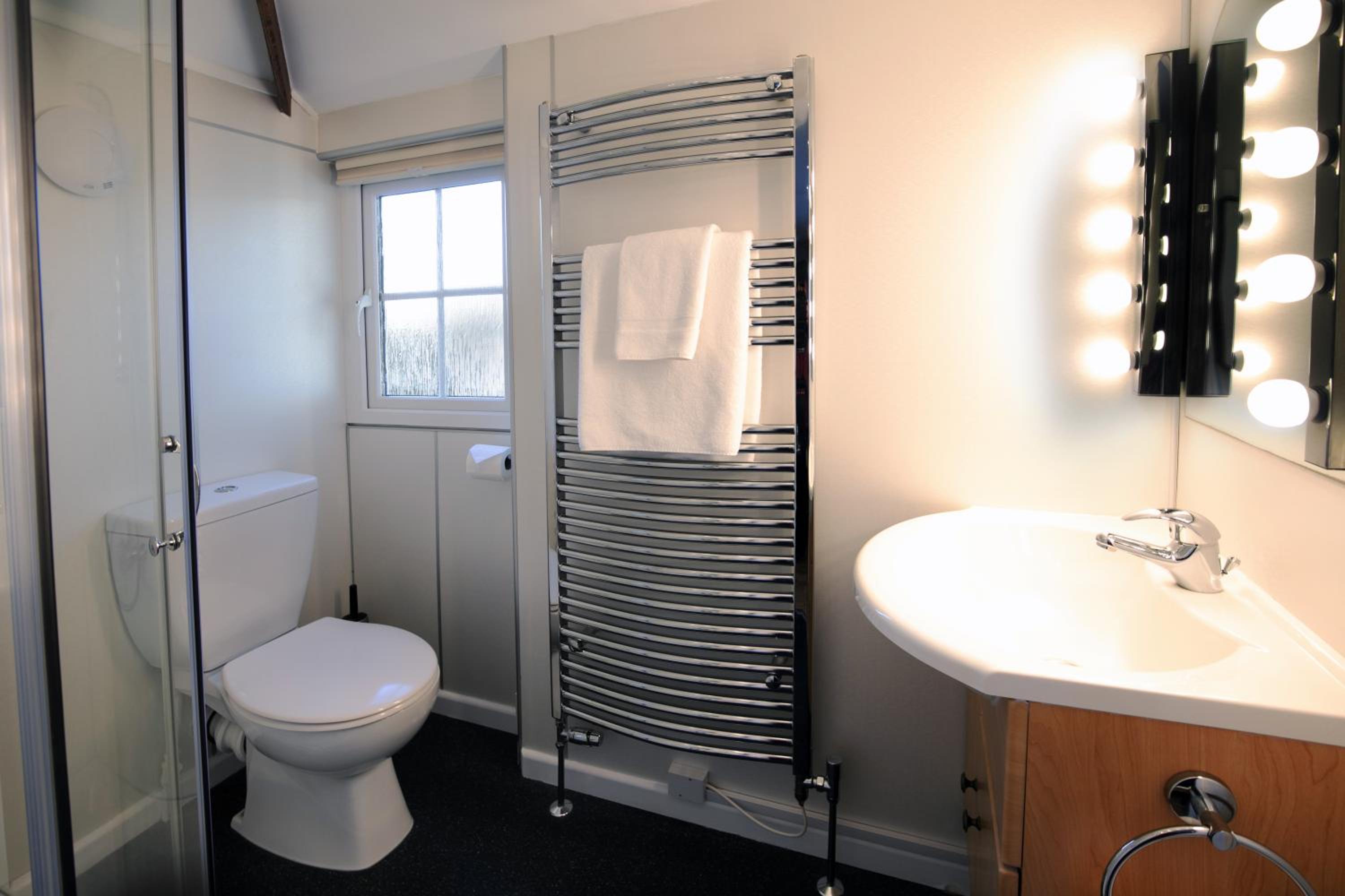 Double Room - Non-Smoking  - Photo 4