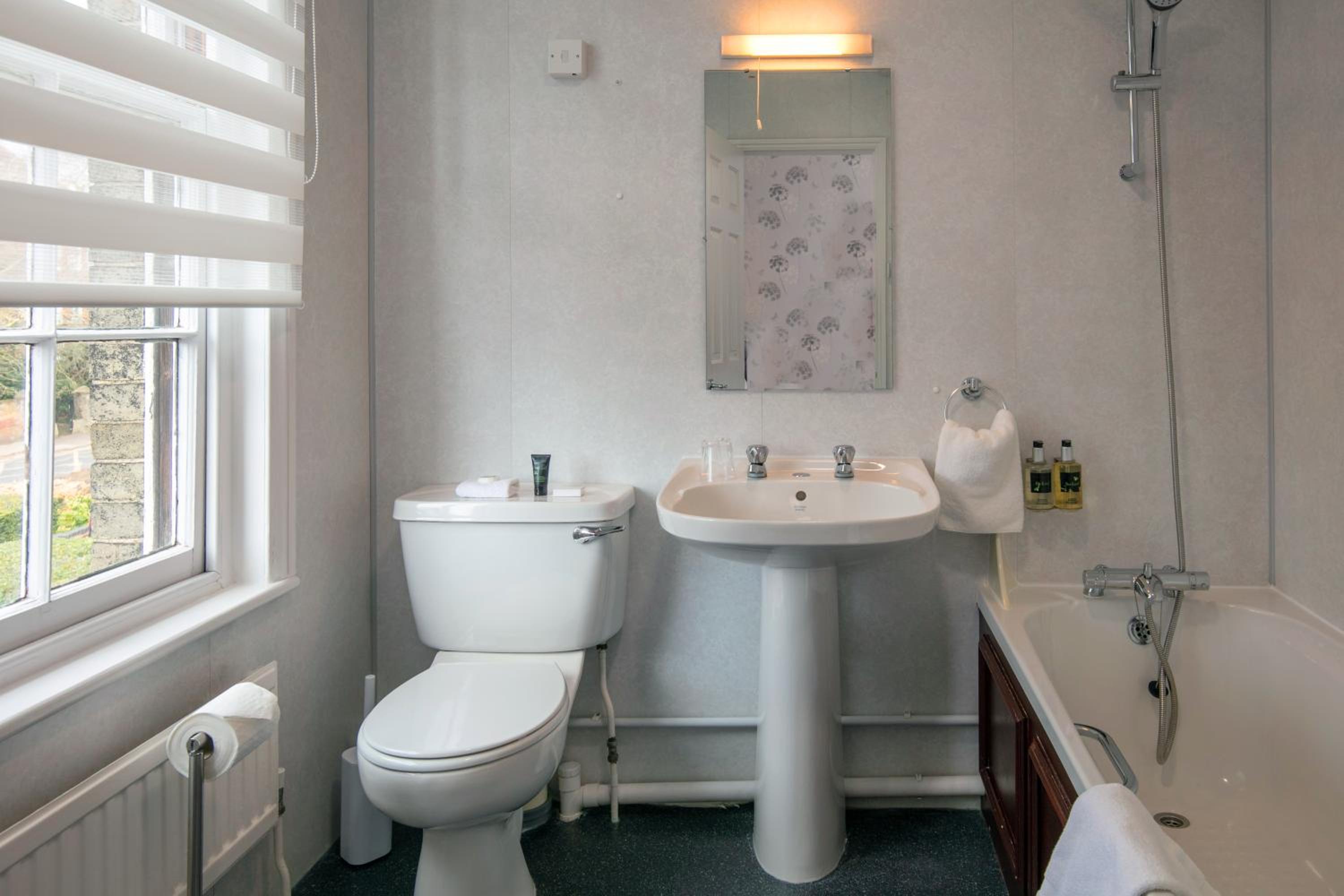 Standard Double Room - Non-Smoking - Photo 2