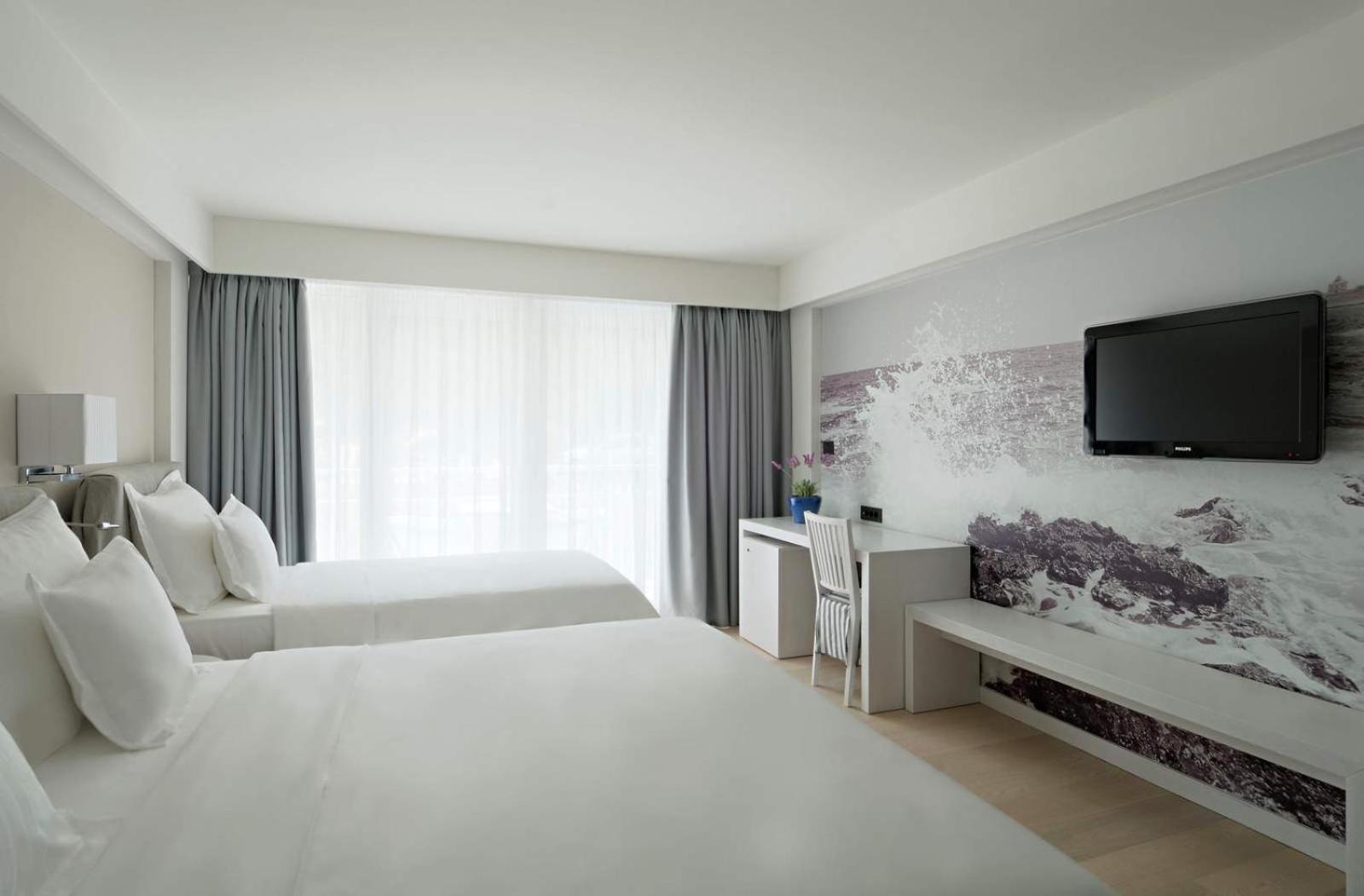 Double Room with Park View - Photo 1