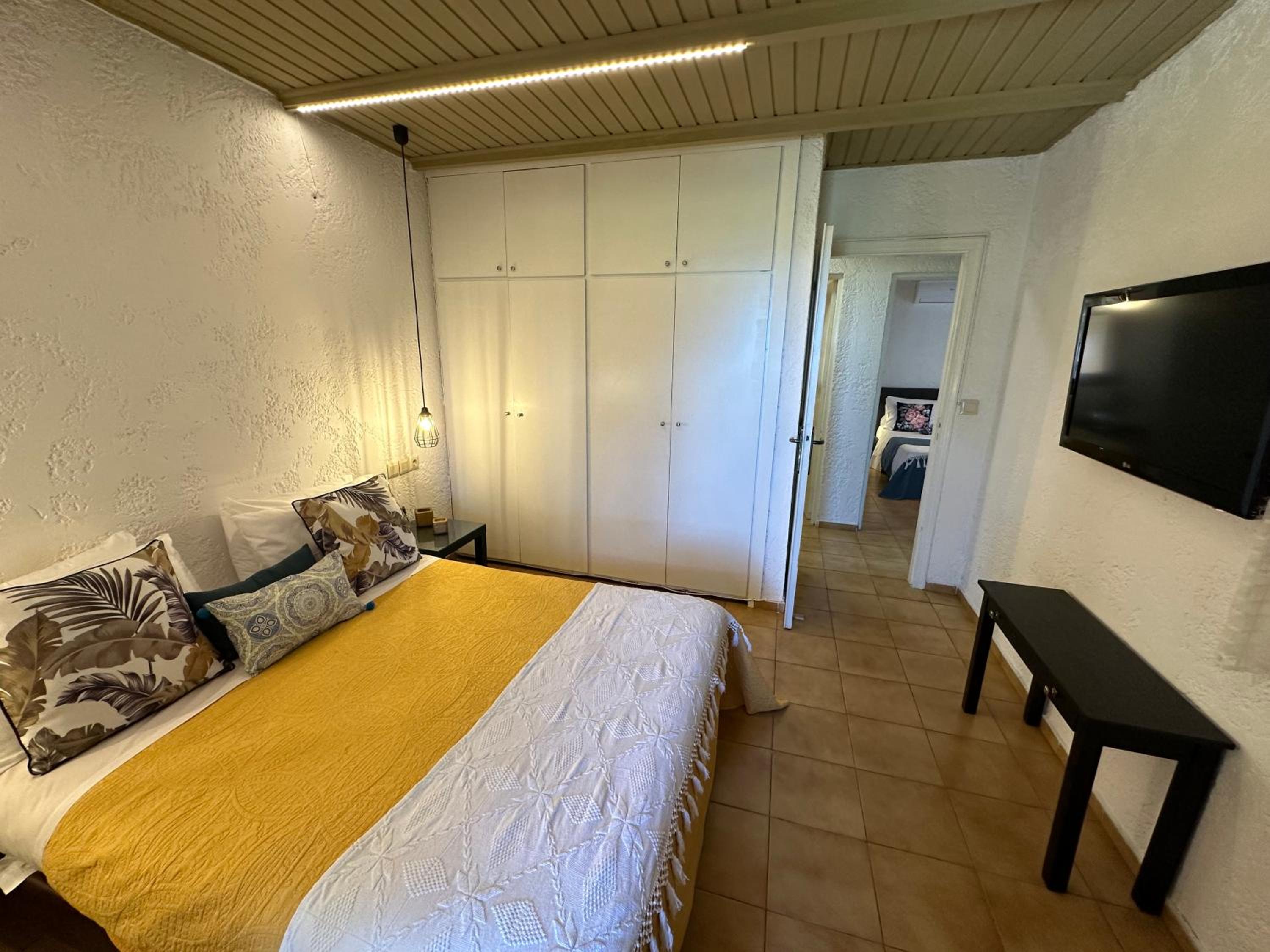 Three-Bedroom Villa photo 1