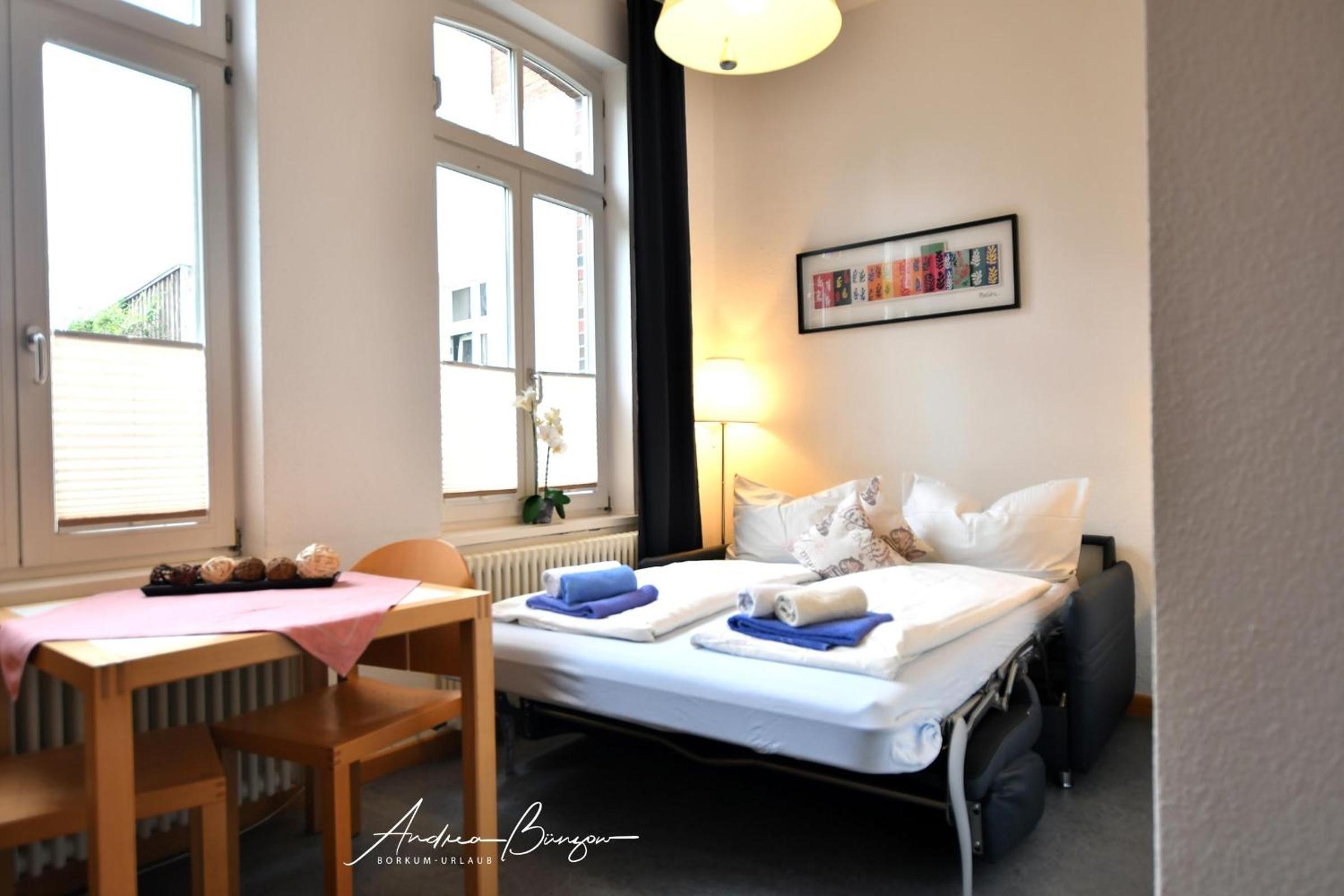 One-Bedroom Apartment photo 1