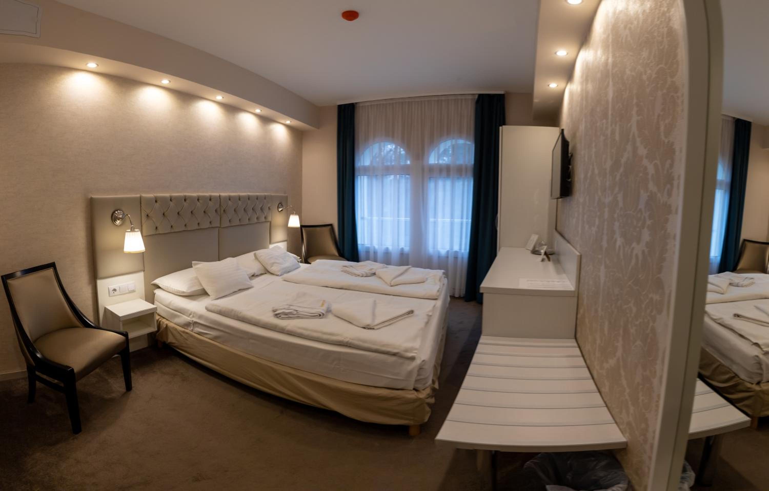 Standard Double Room - Photo 1