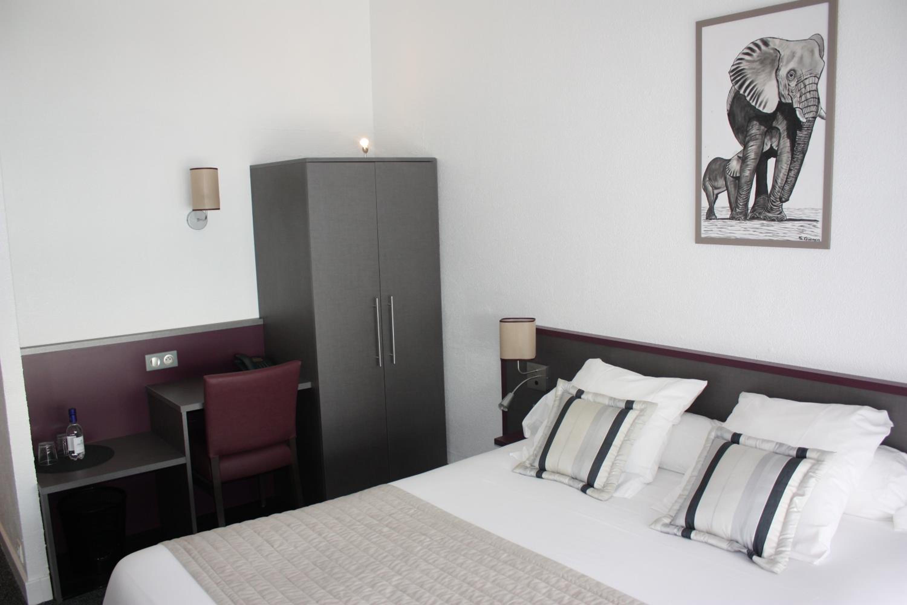Double Room with Estuary View photo 3