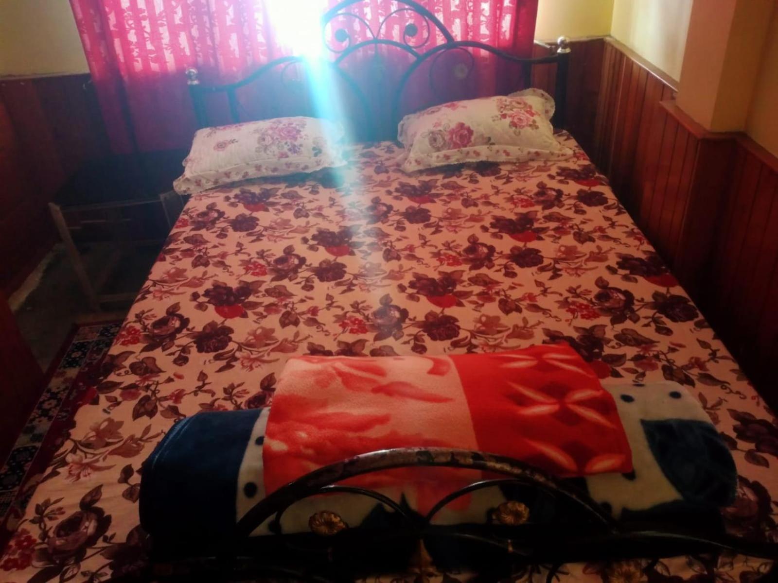 Budget Double Room - Photo 2