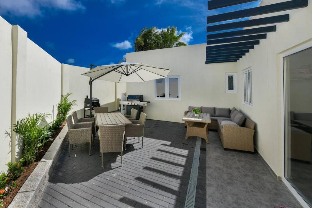 Three-Bedroom Villa photo 2