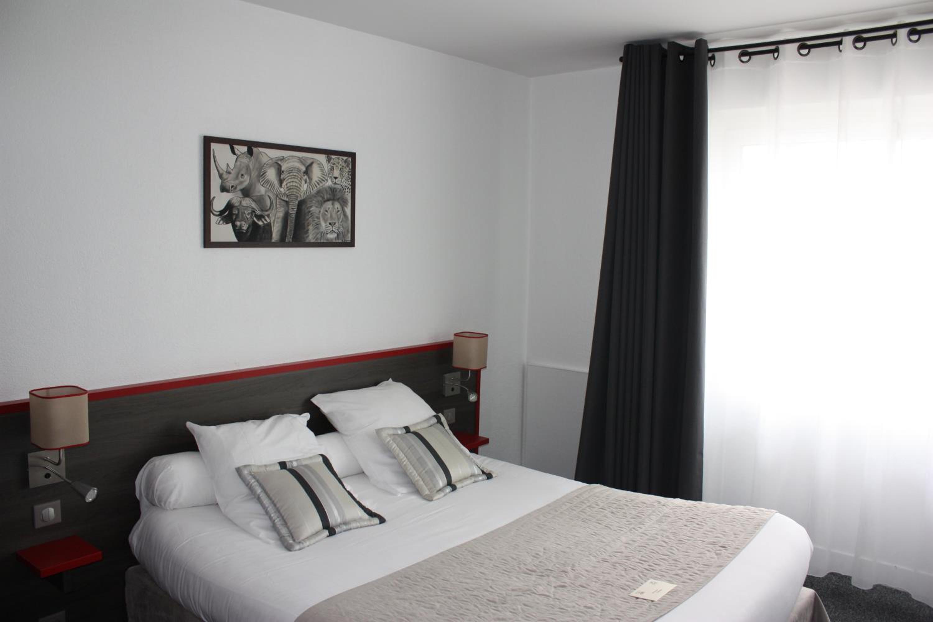 Double Room with Swimming Pool View photo 3