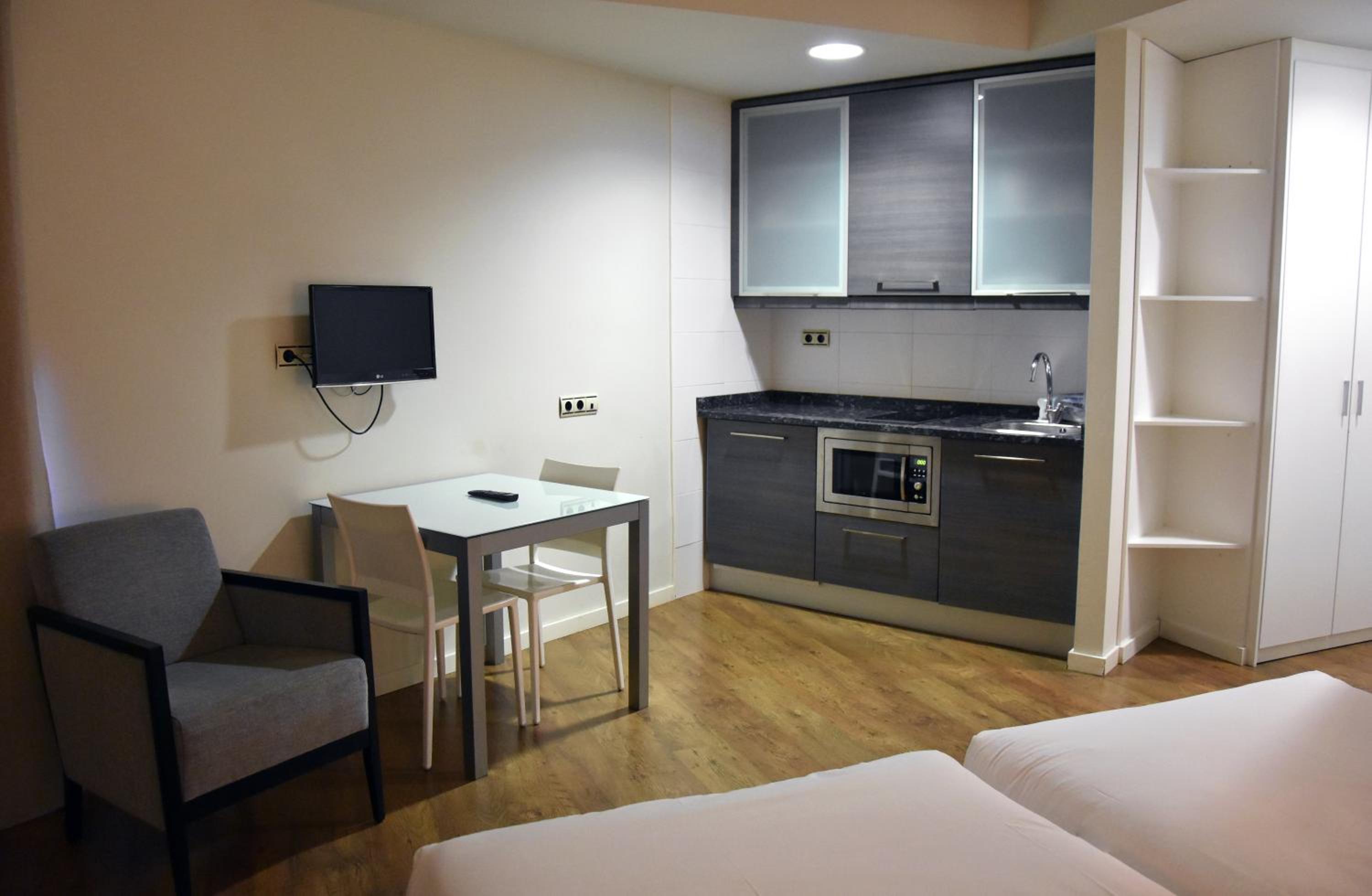 Economy Double Room photo 2