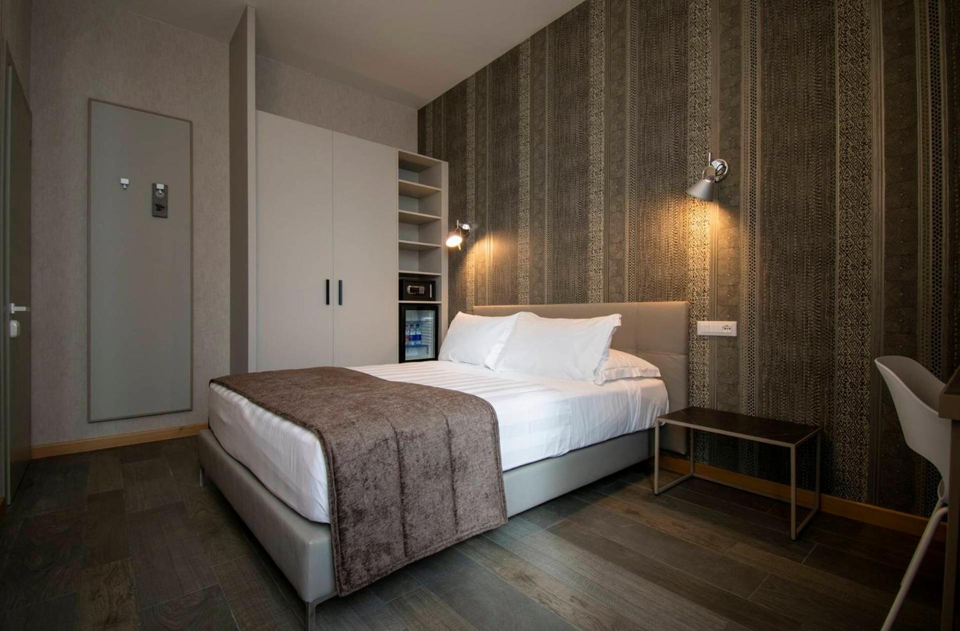 Standard Double Room - Photo 3