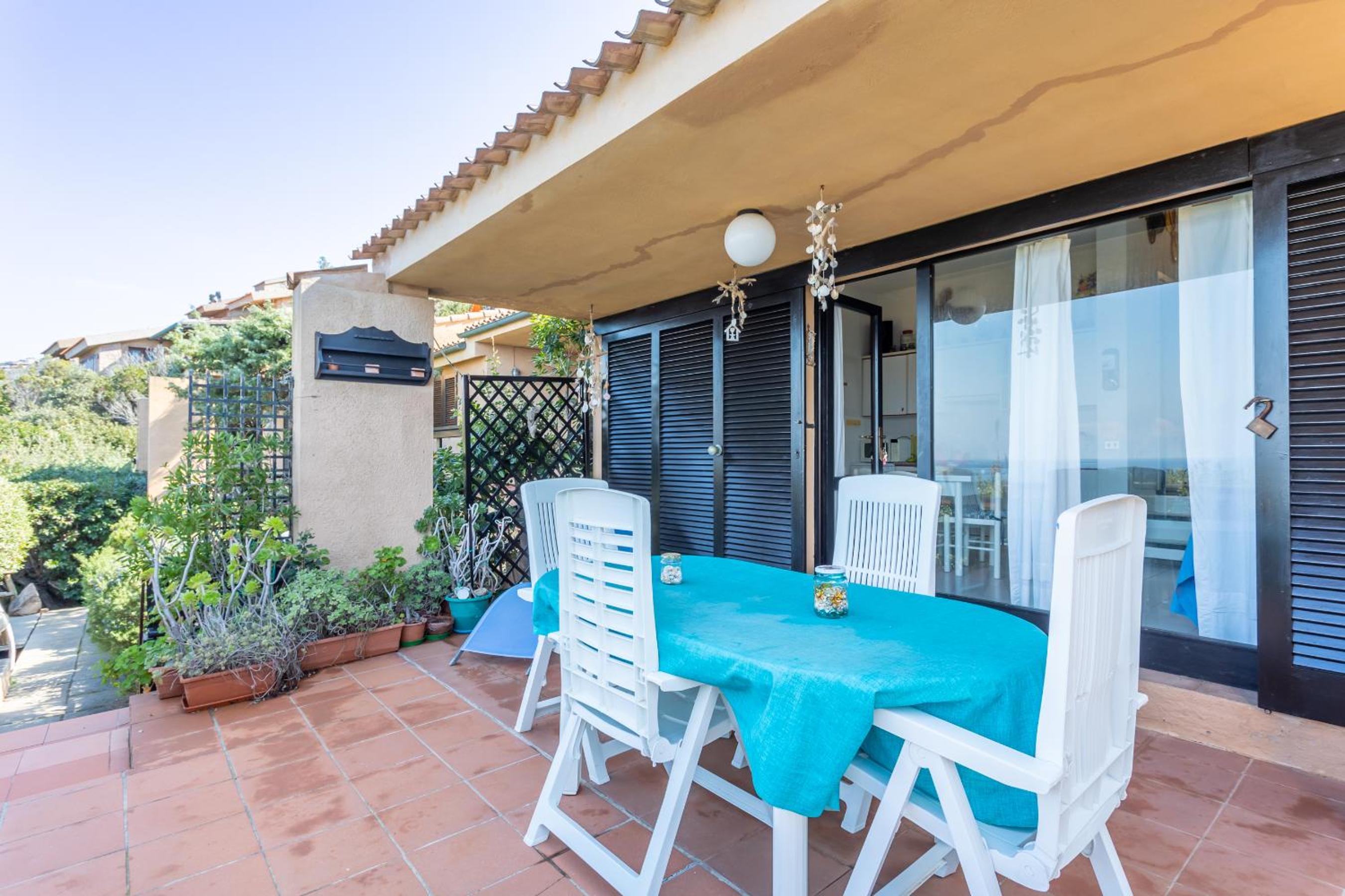 Two-Bedroom House photo 3