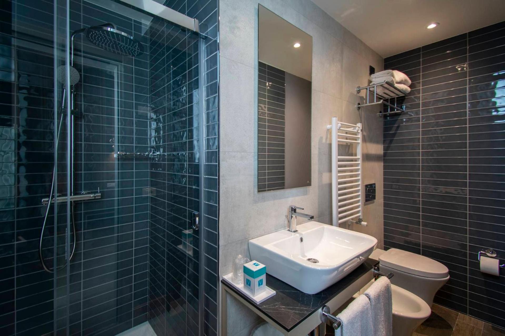 Standard Double Room - Photo 2