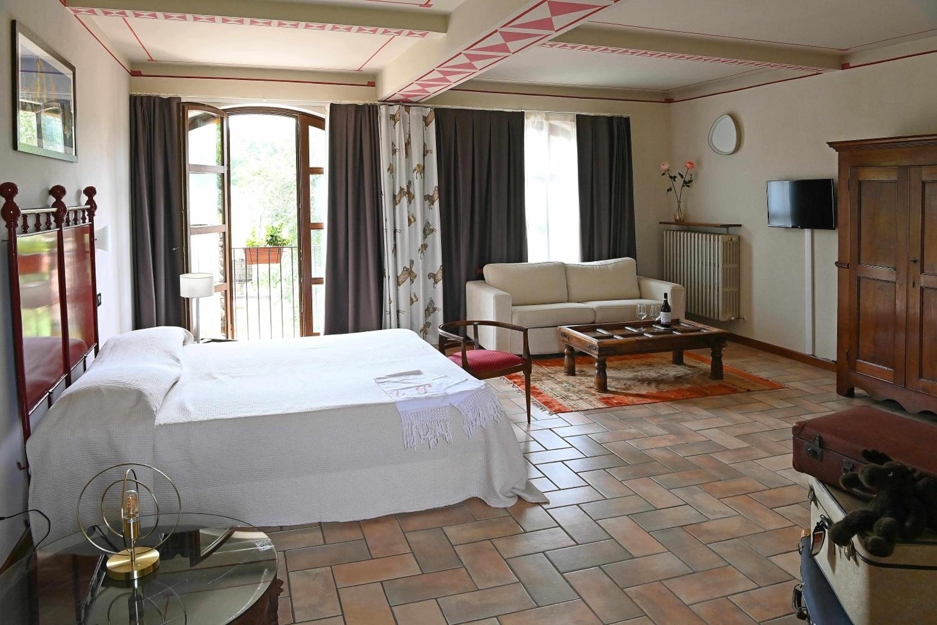 Junior Suite with Garden View - Photo 1