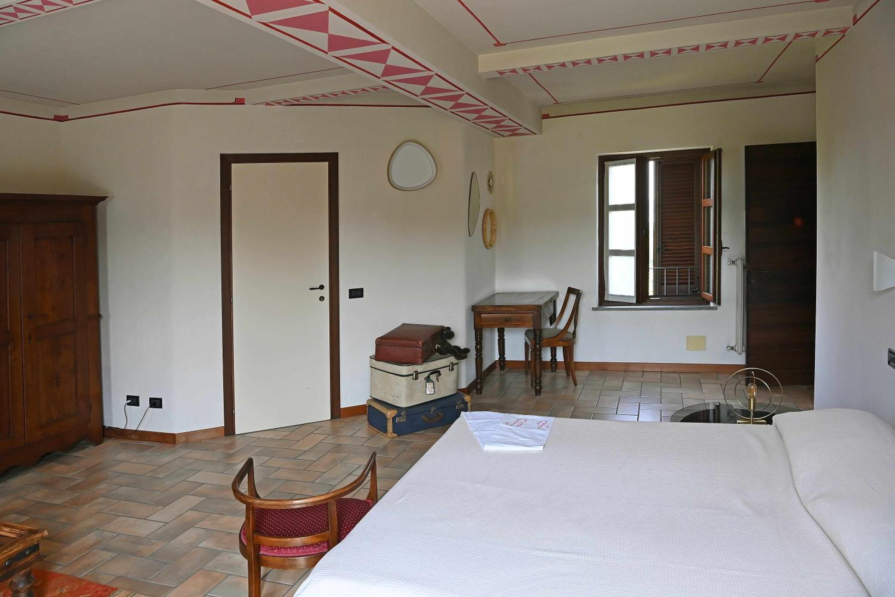 Junior Suite with Garden View - Photo 3