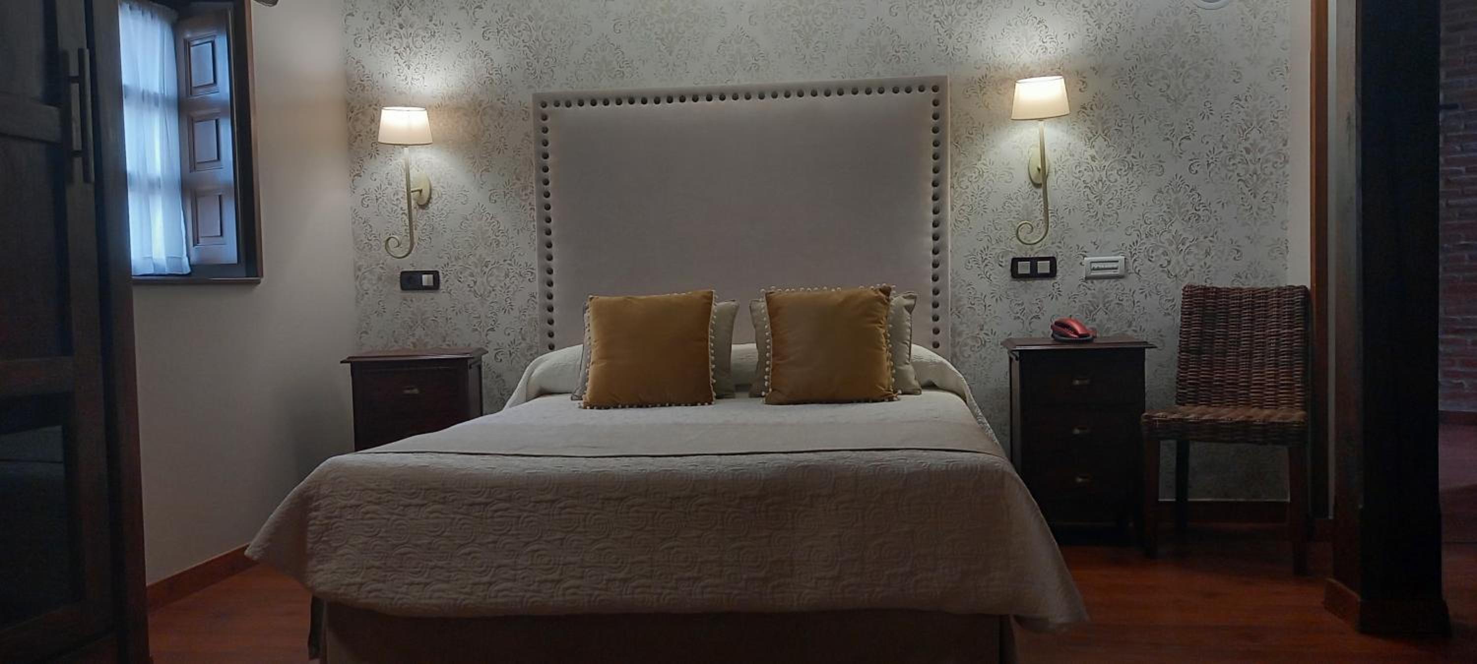 Double Room with Hydromassage Bath - Photo 2