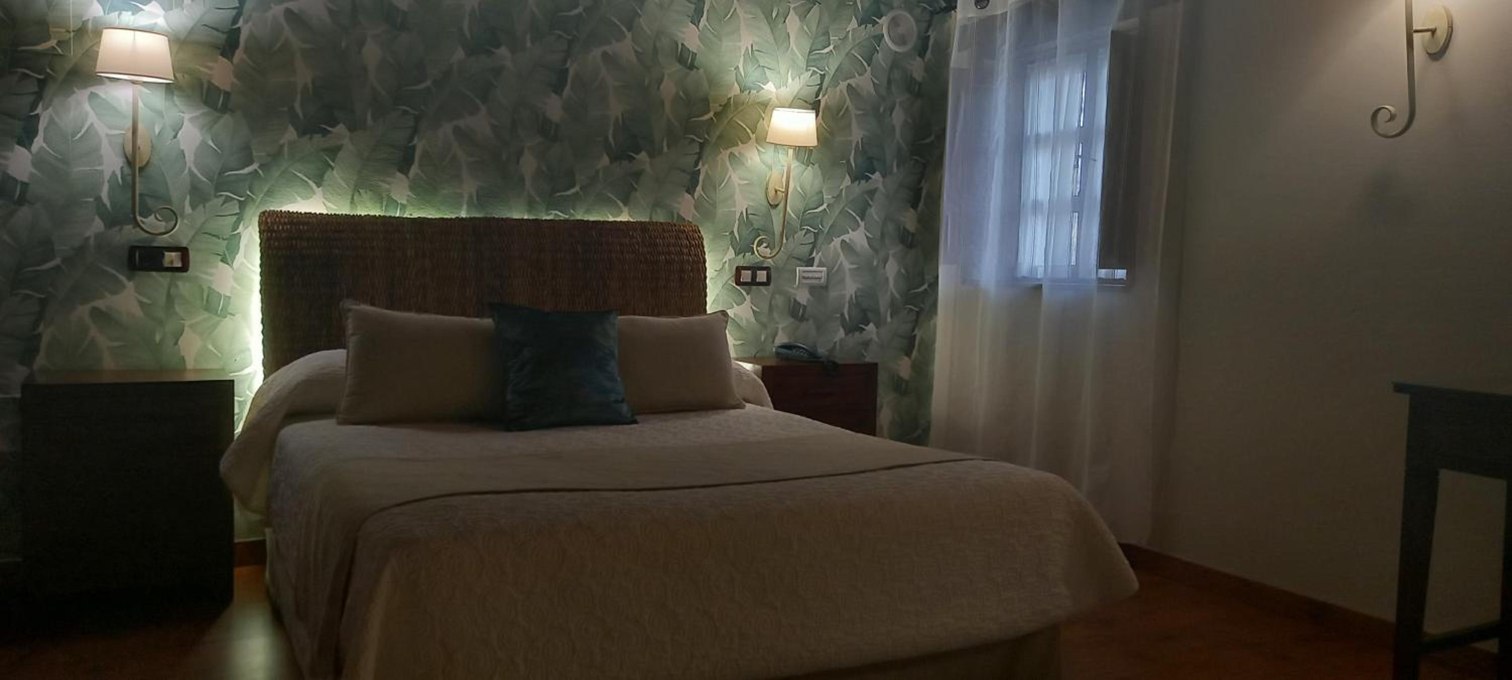 Double Room with Hydromassage Bath - Photo 8