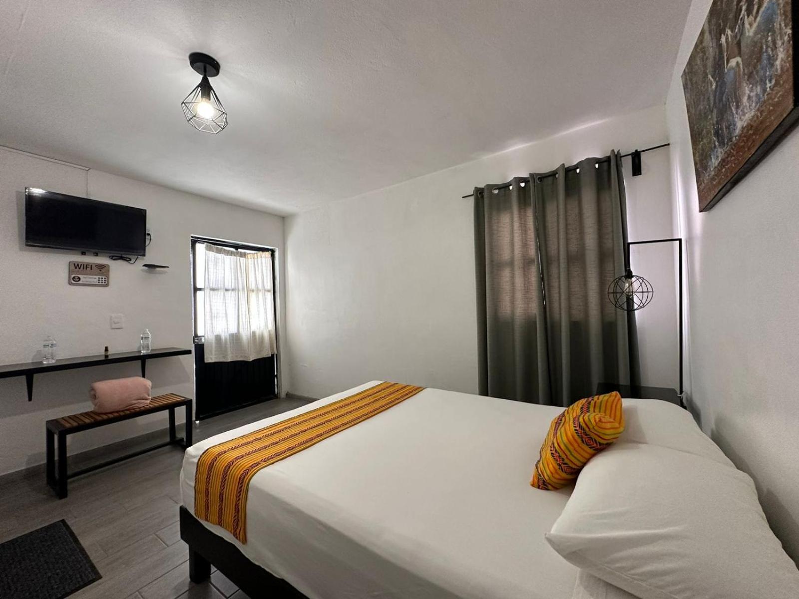 Double or Twin Room photo 3
