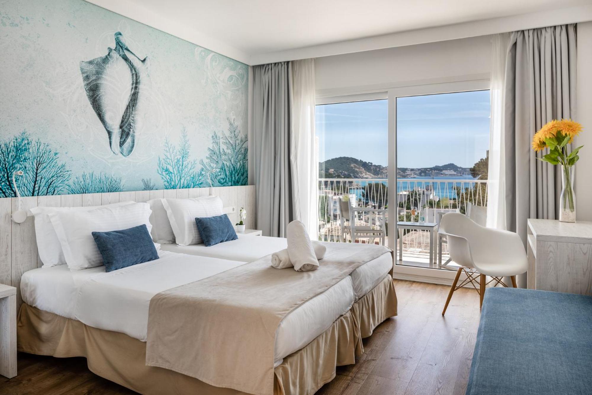 Superior Twin Room with Sea View