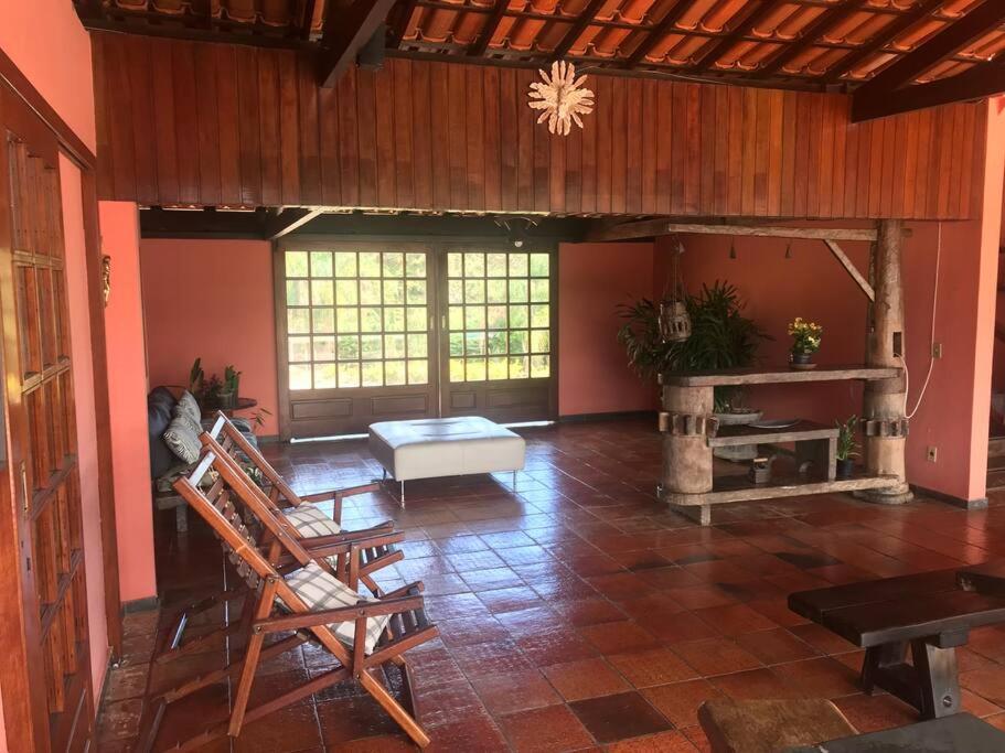 Eight-Bedroom House photo 1