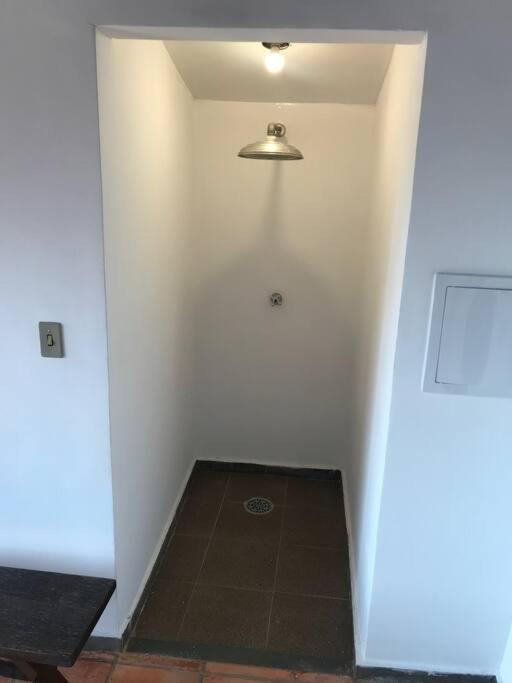 Eight-Bedroom House photo 2