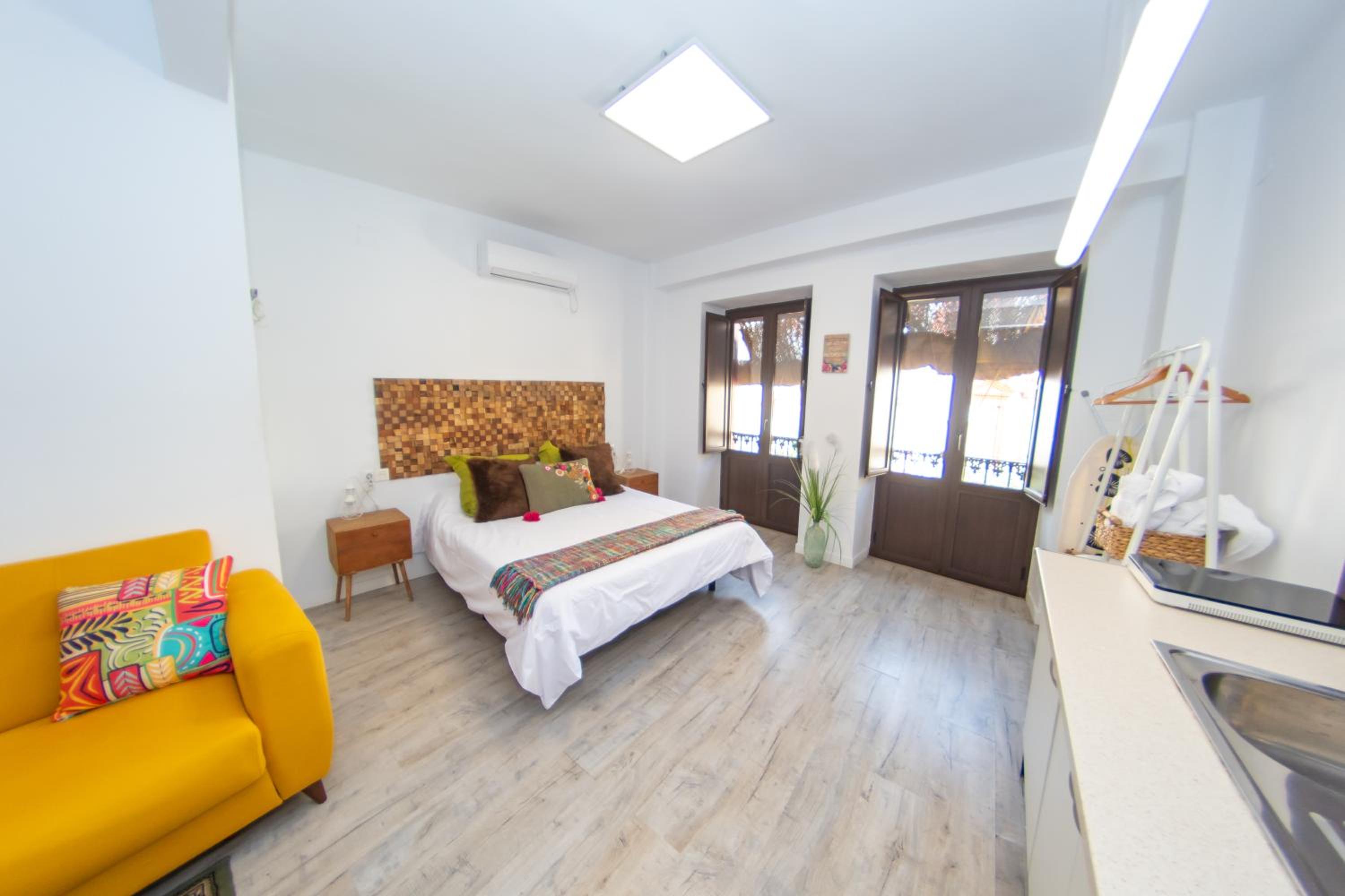 One-Bedroom Apartment - Photo 4