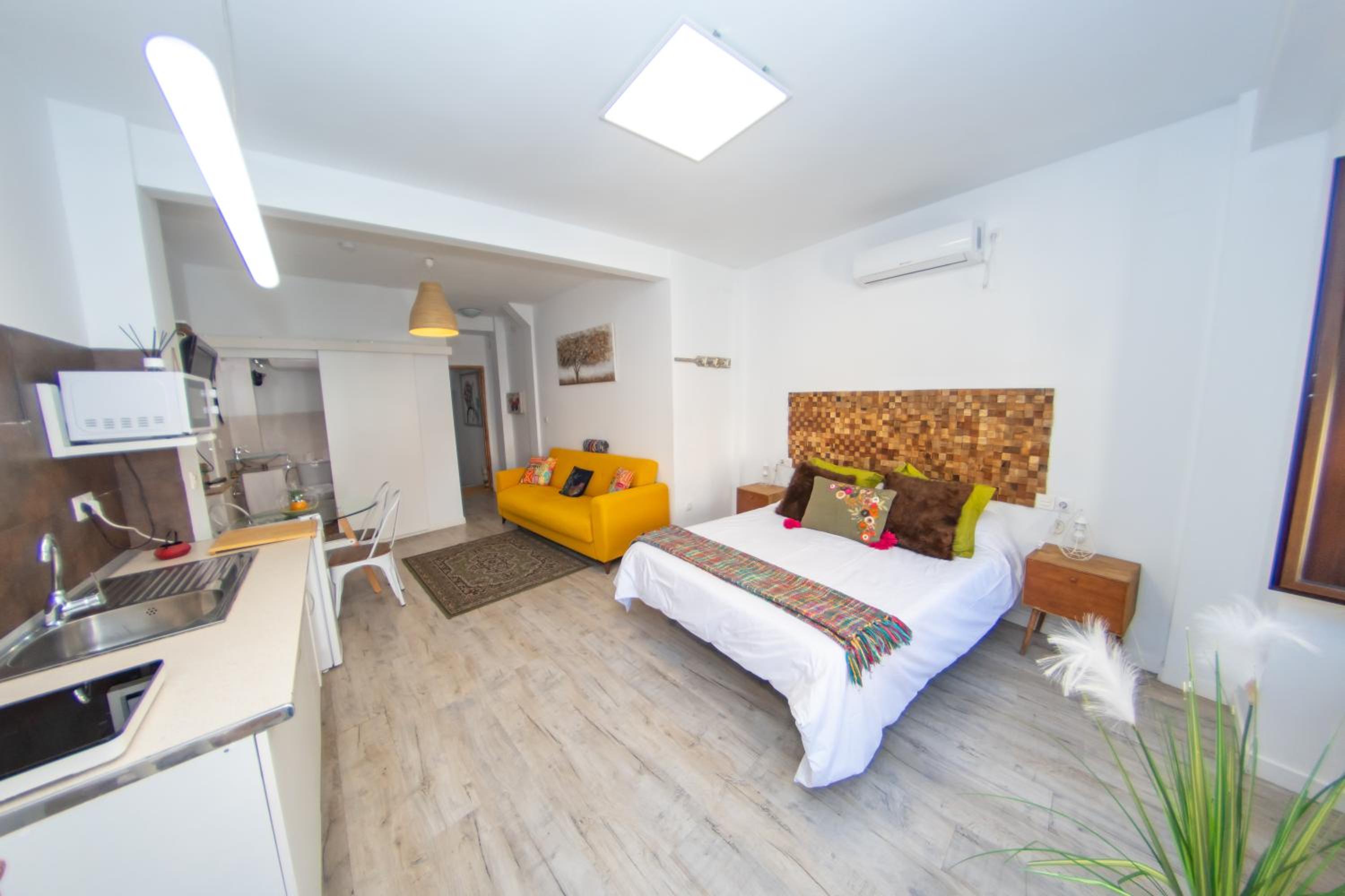 One-Bedroom Apartment - Photo 1