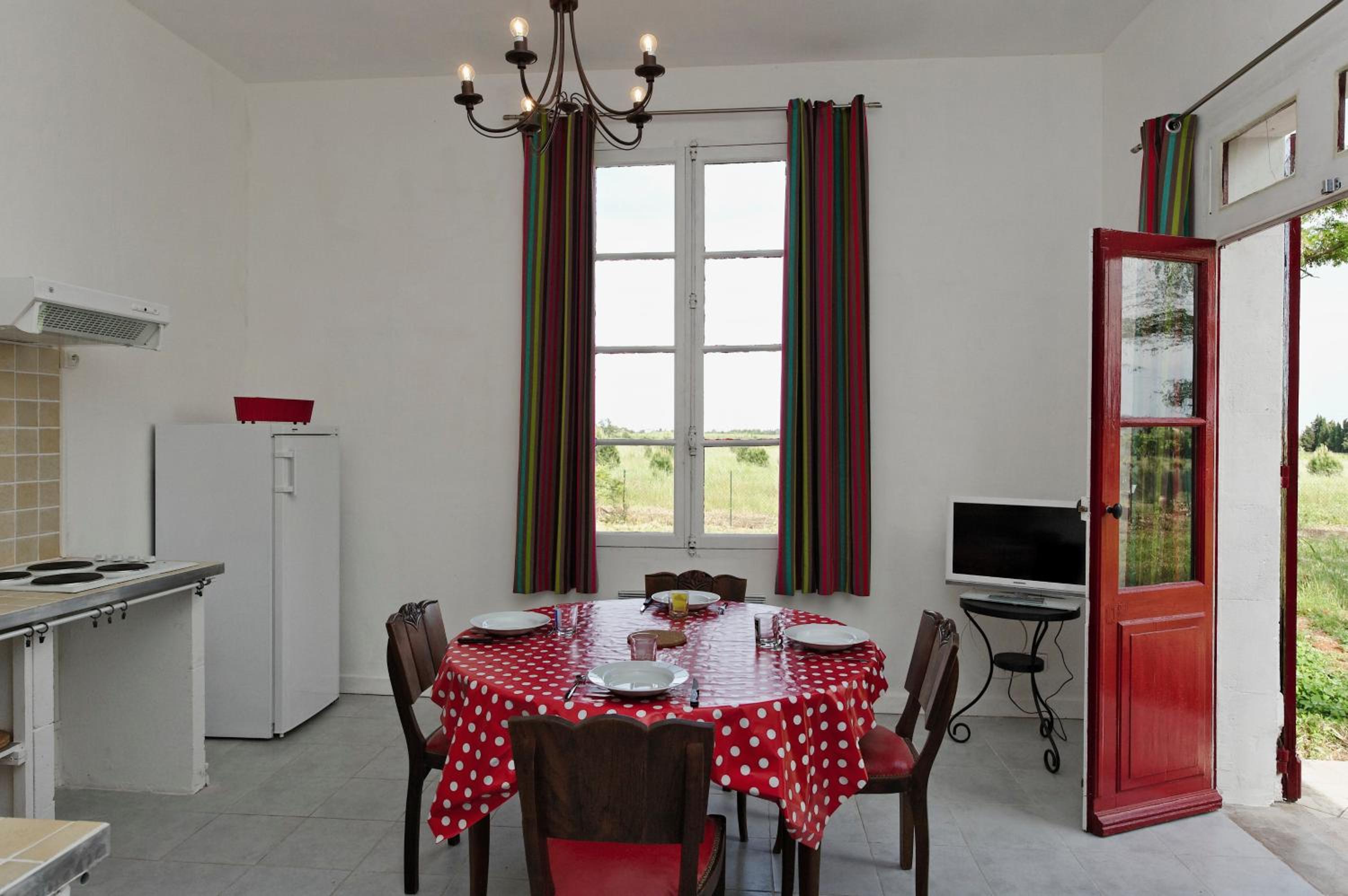 One-Bedroom Apartment (3 Adults) photo 2