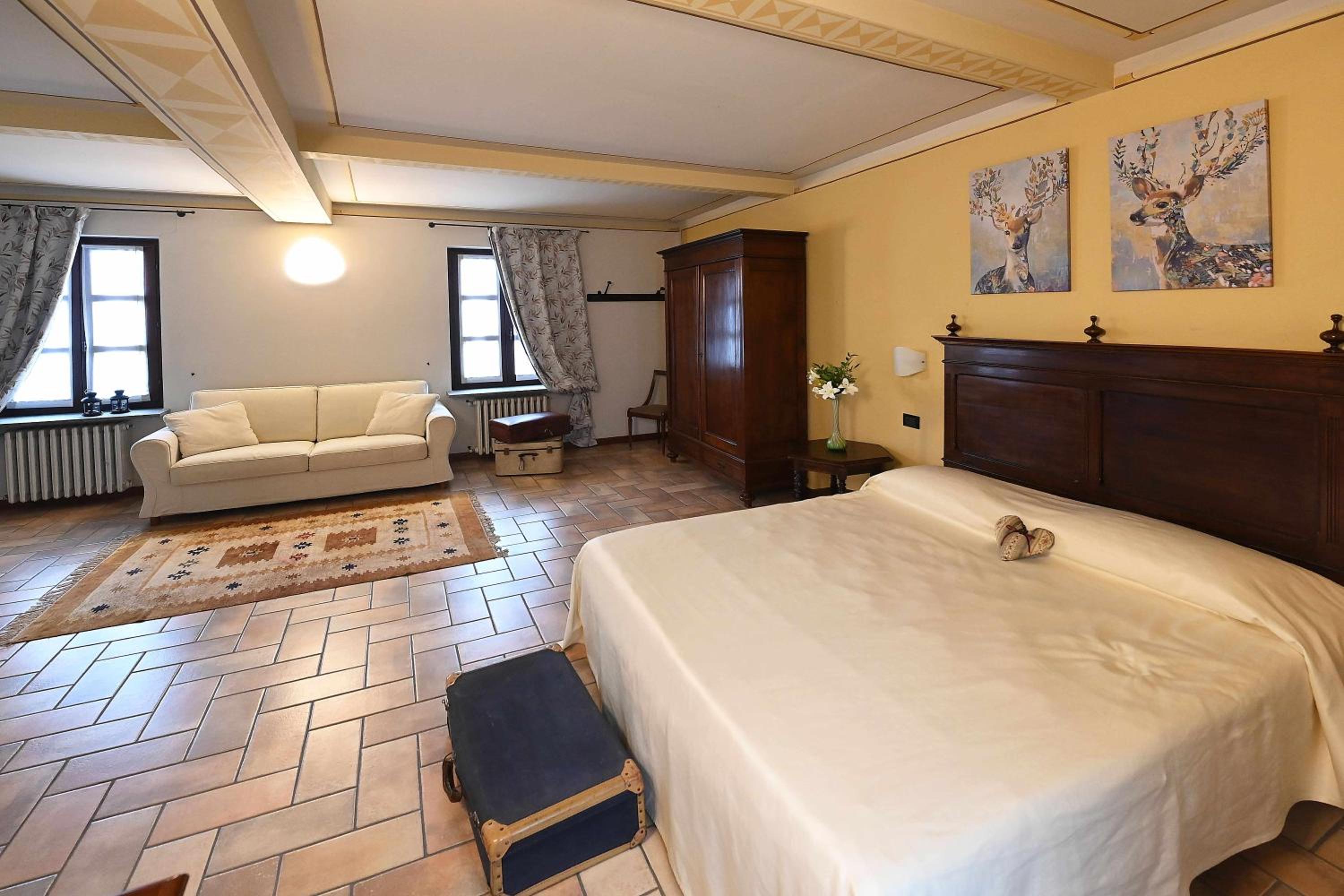 Suite - Photo 5