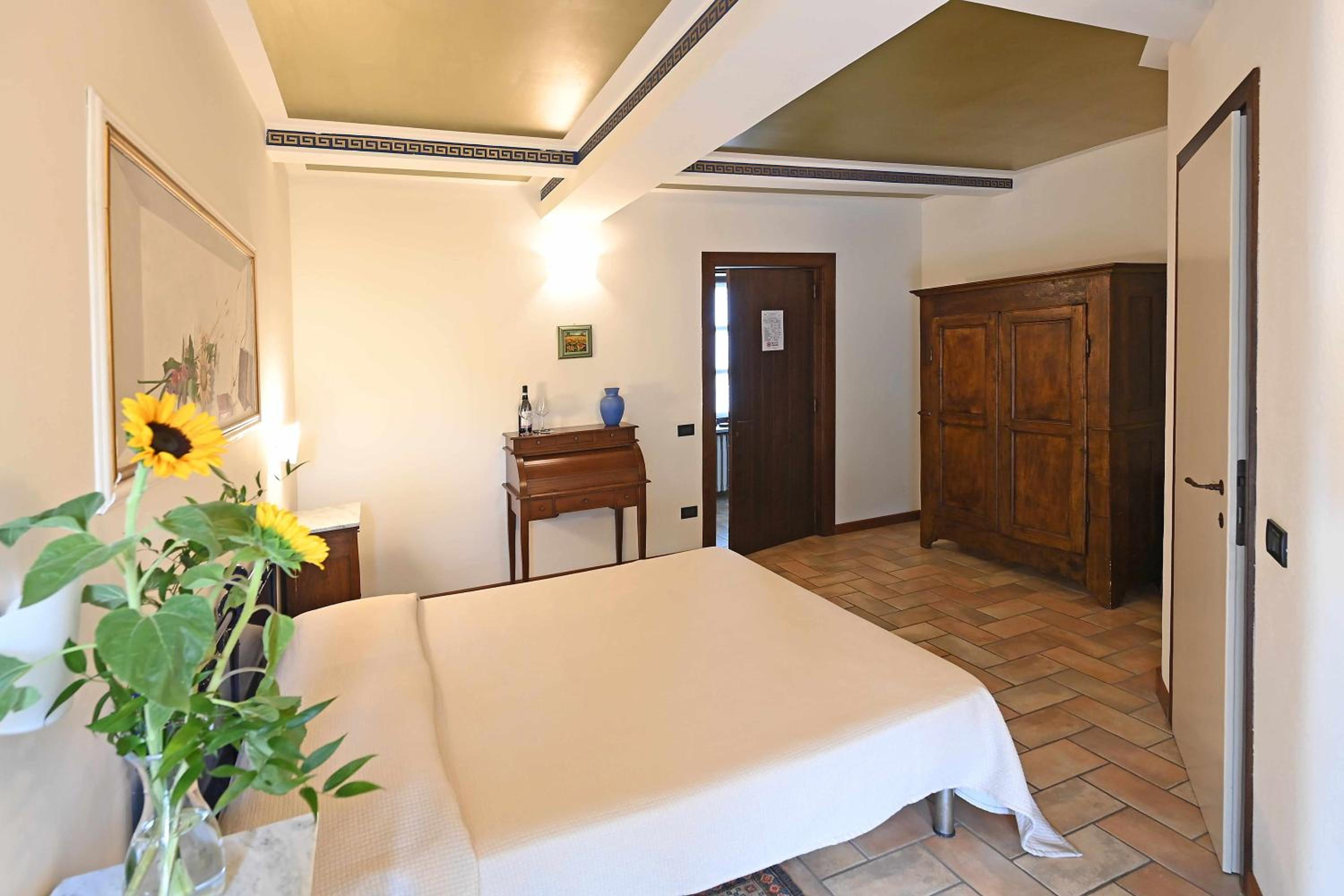 Double Room - Photo 3