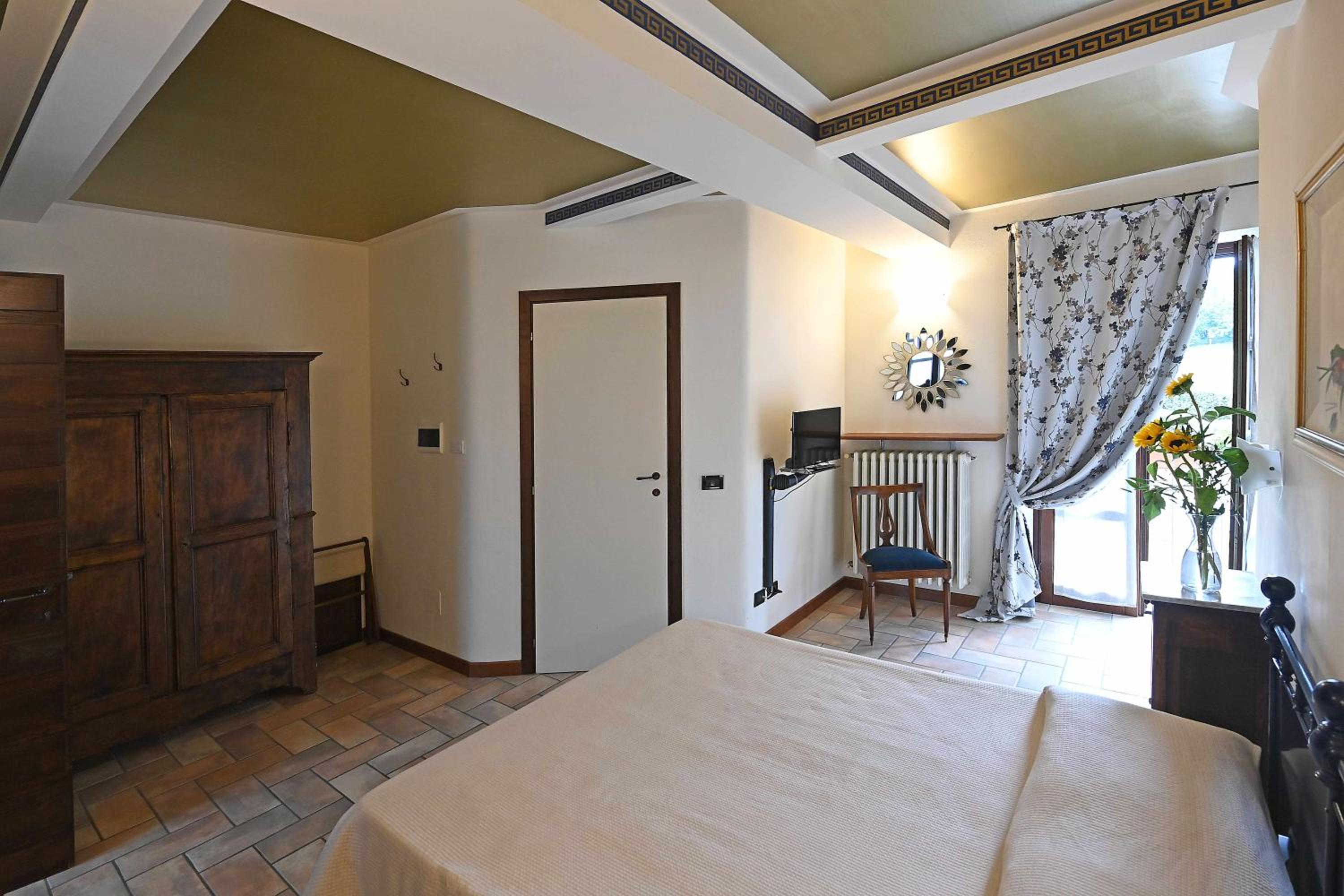 Double Room - Photo 5