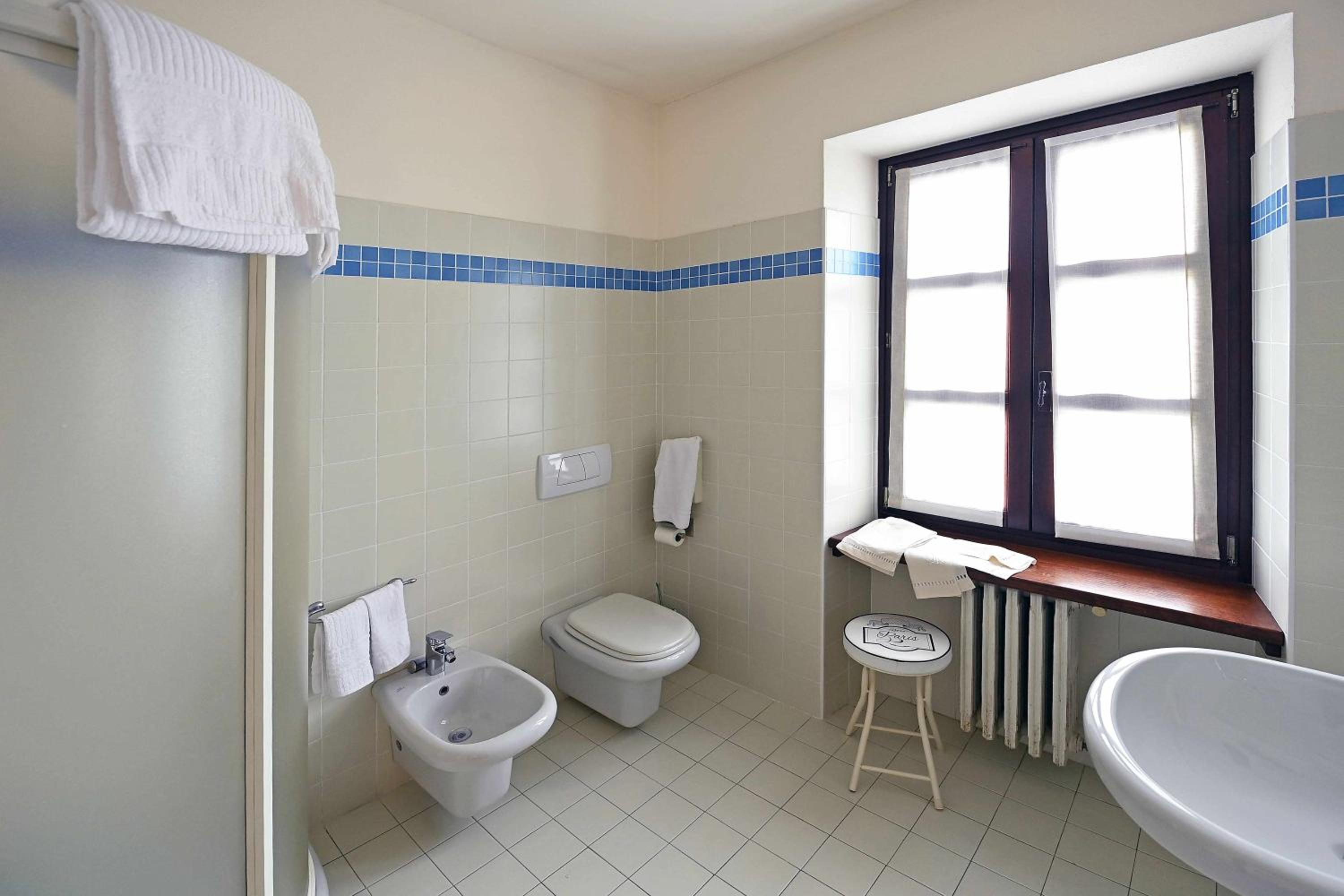 Double Room - Photo 6