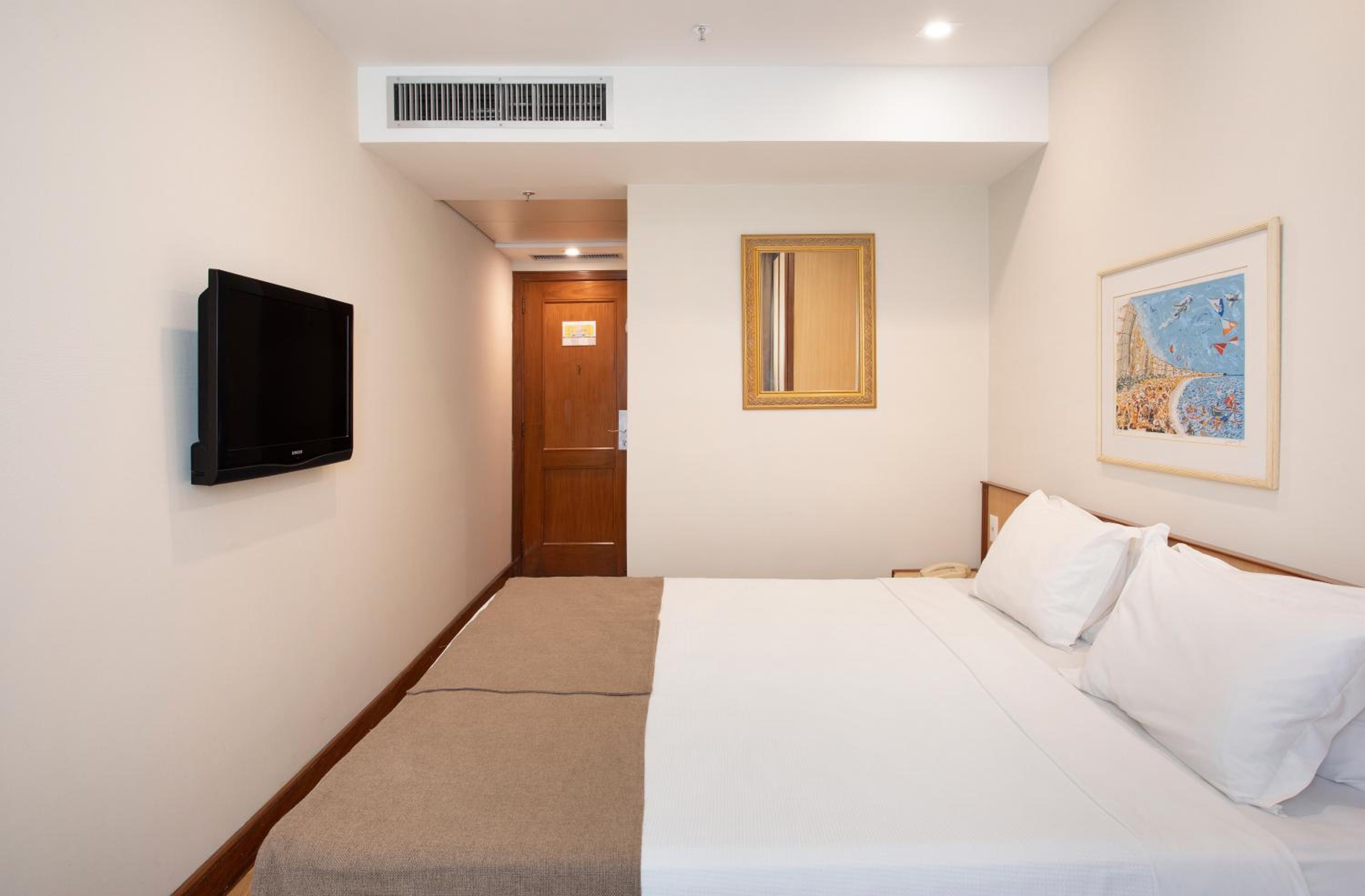 Standard Double Room with Double bed - Photo 2