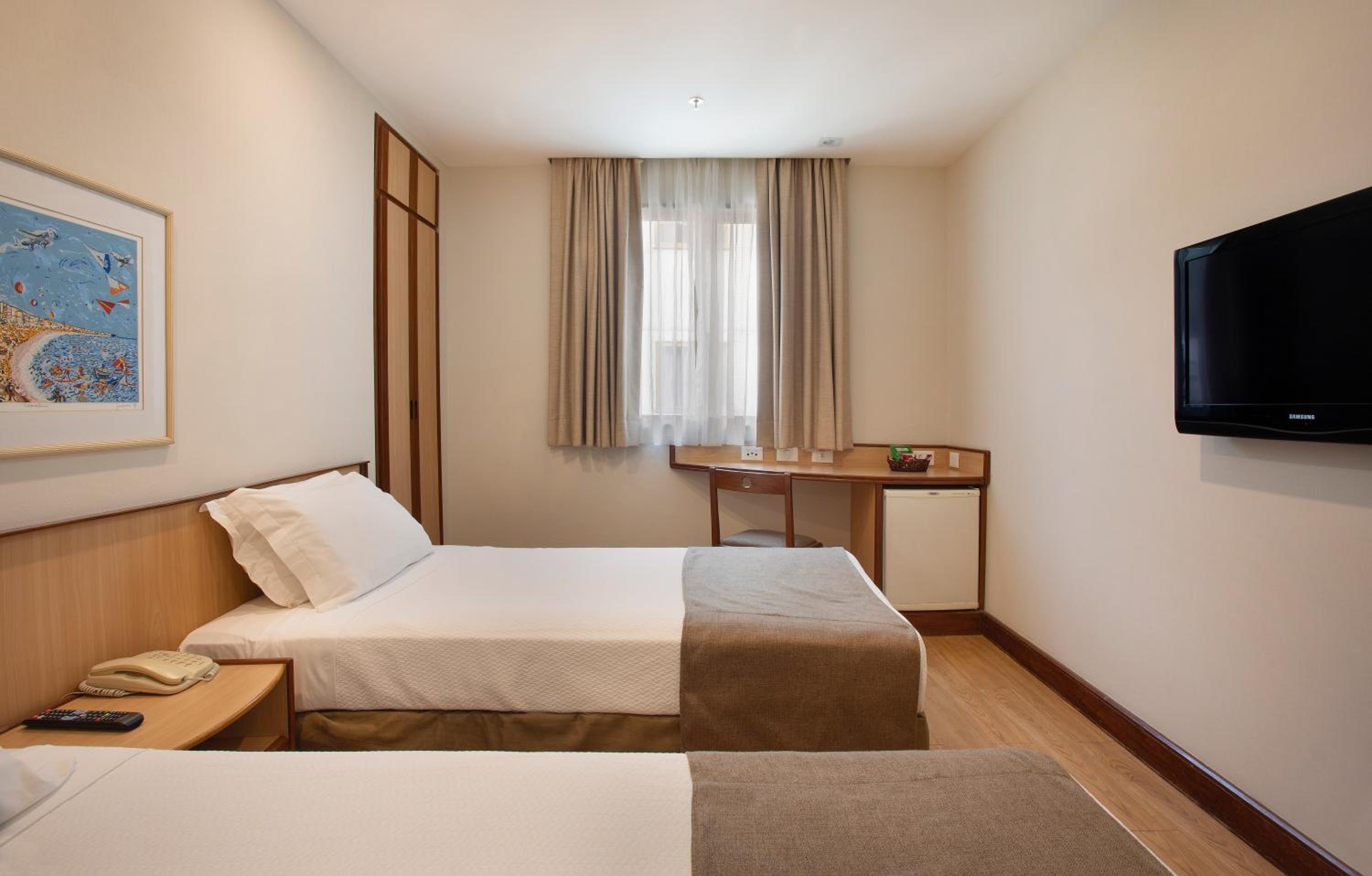 Standard Twin Room - Photo 1
