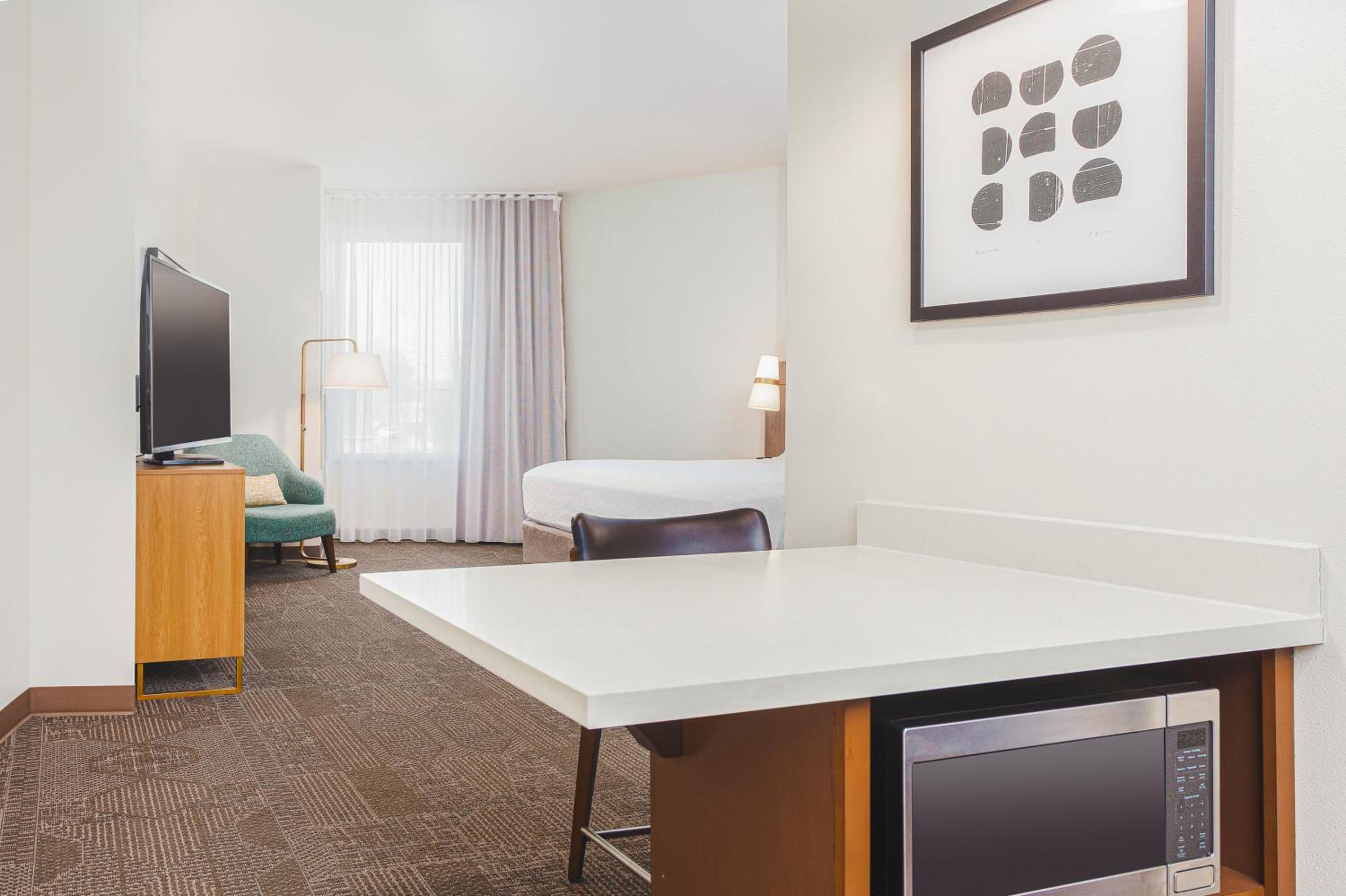 King Studio Suite - Mobility Access Tub/Non-Smoking - Photo 11