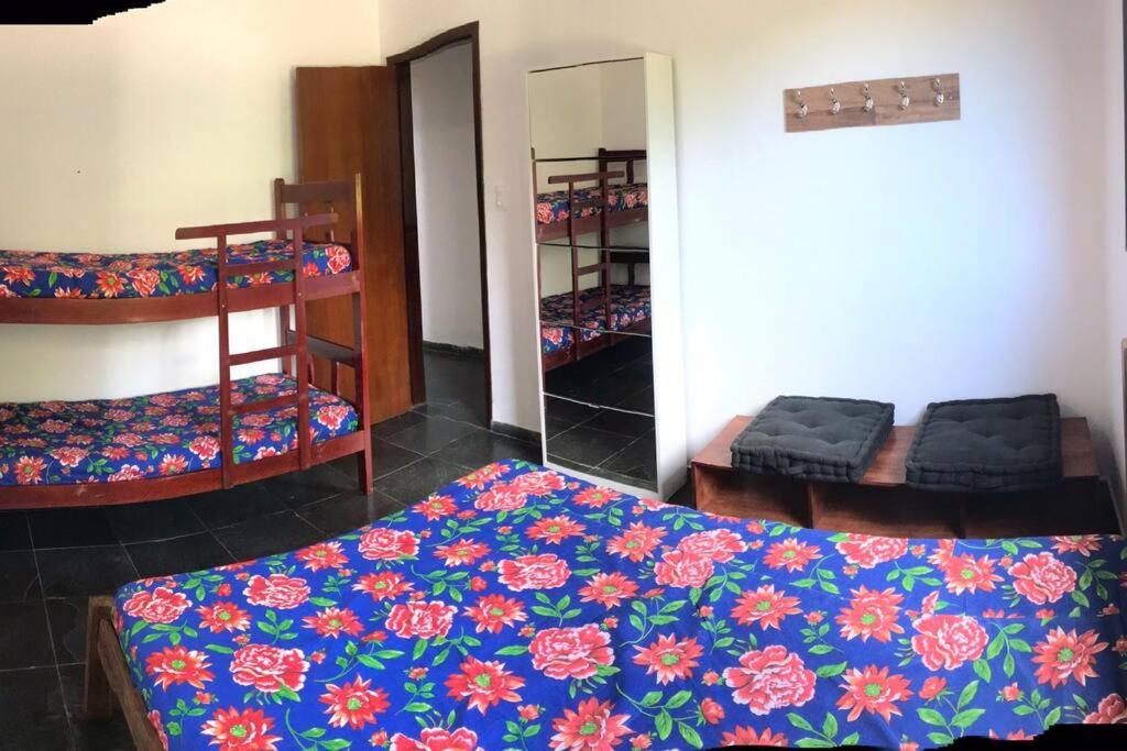 Seven-Bedroom House photo 1