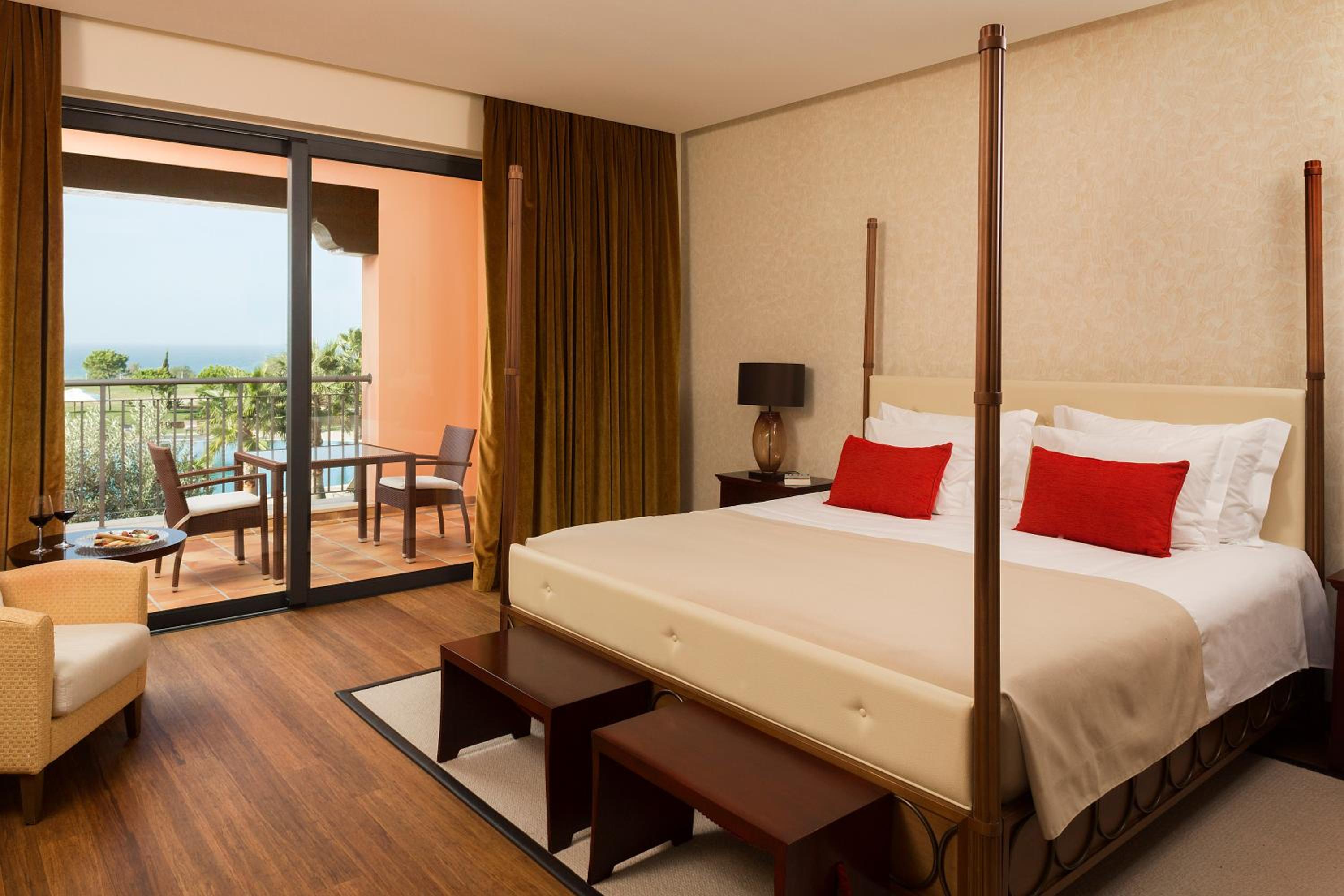 Double or Twin Room with Sea View - Photo 3