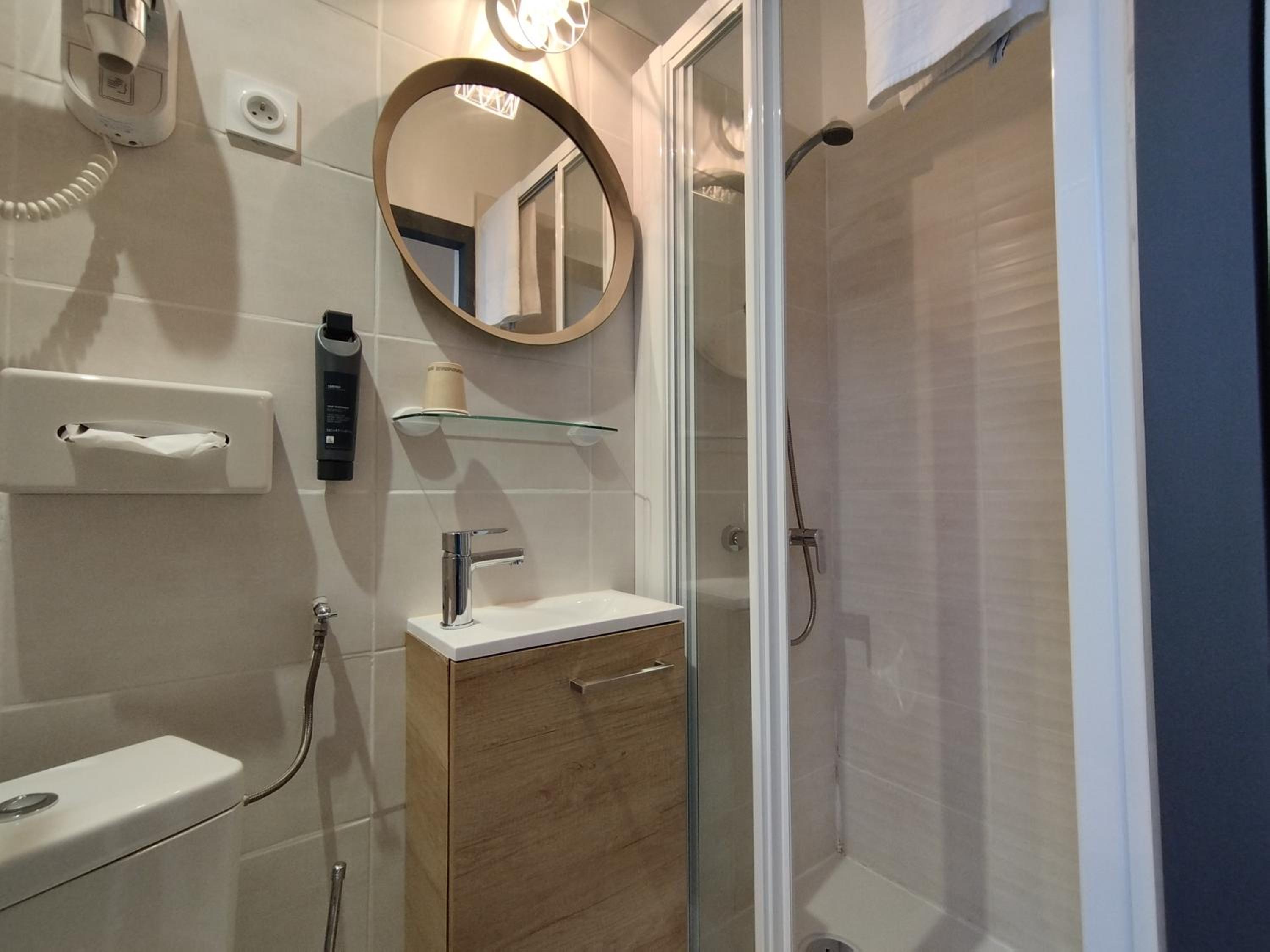 Economic Double Room - Photo 13