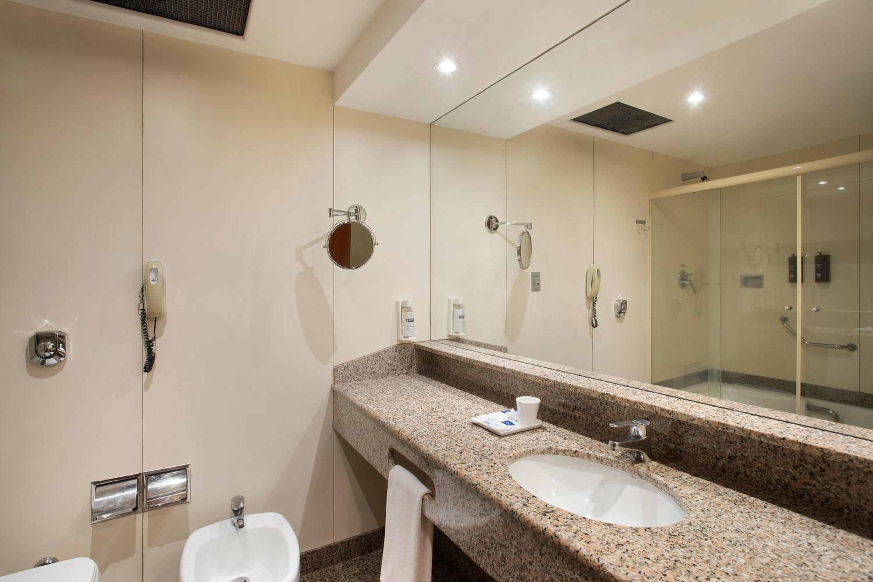 Deluxe Room with Double Bed - Photo 3